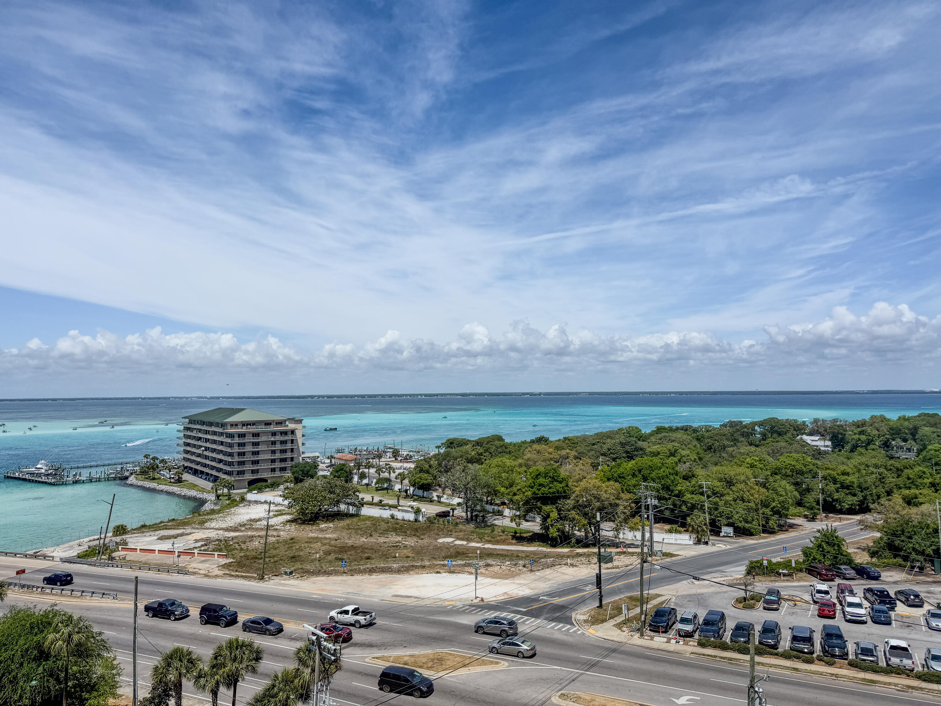 EMERALD GRANDE - Residential