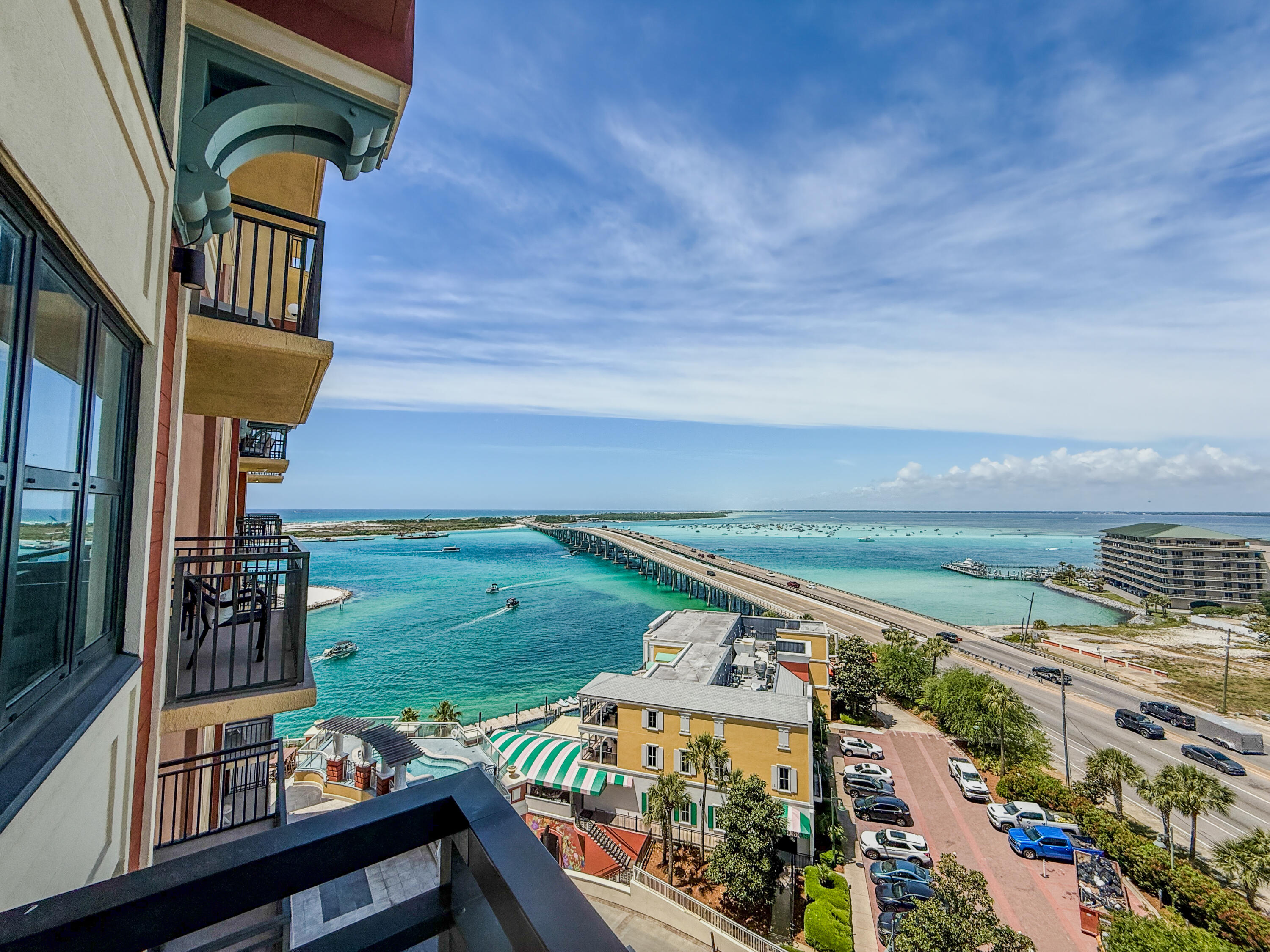 EMERALD GRANDE - Residential