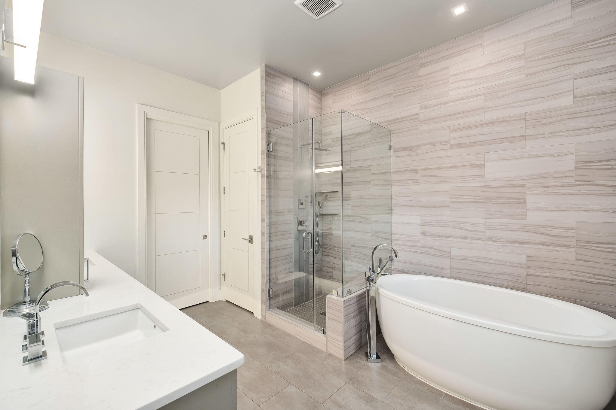 CREST DEVELOPMENT - Residential