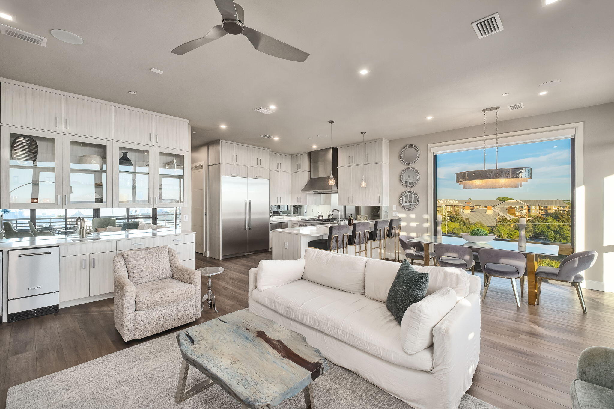 CREST DEVELOPMENT - Residential