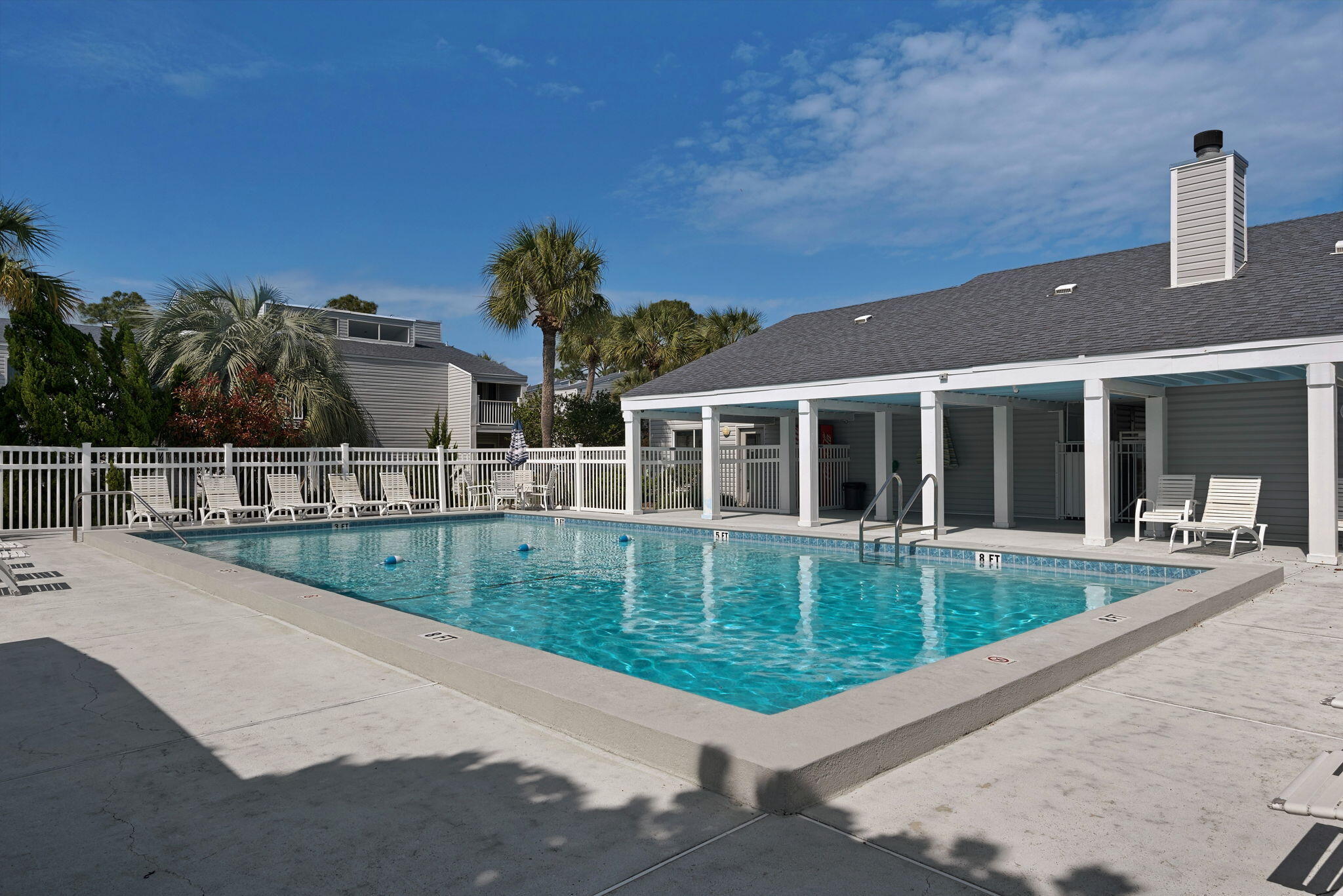 FINISTERRA CONDO - Residential