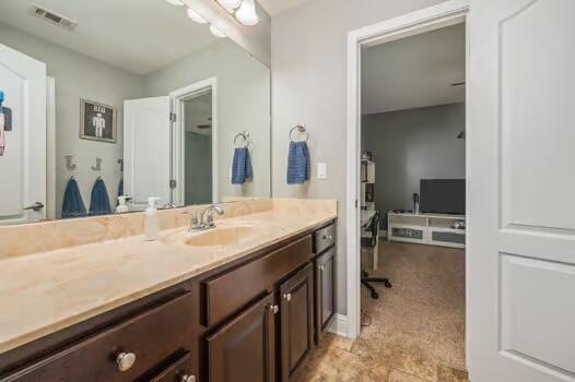 WINDMEADOWS - Residential