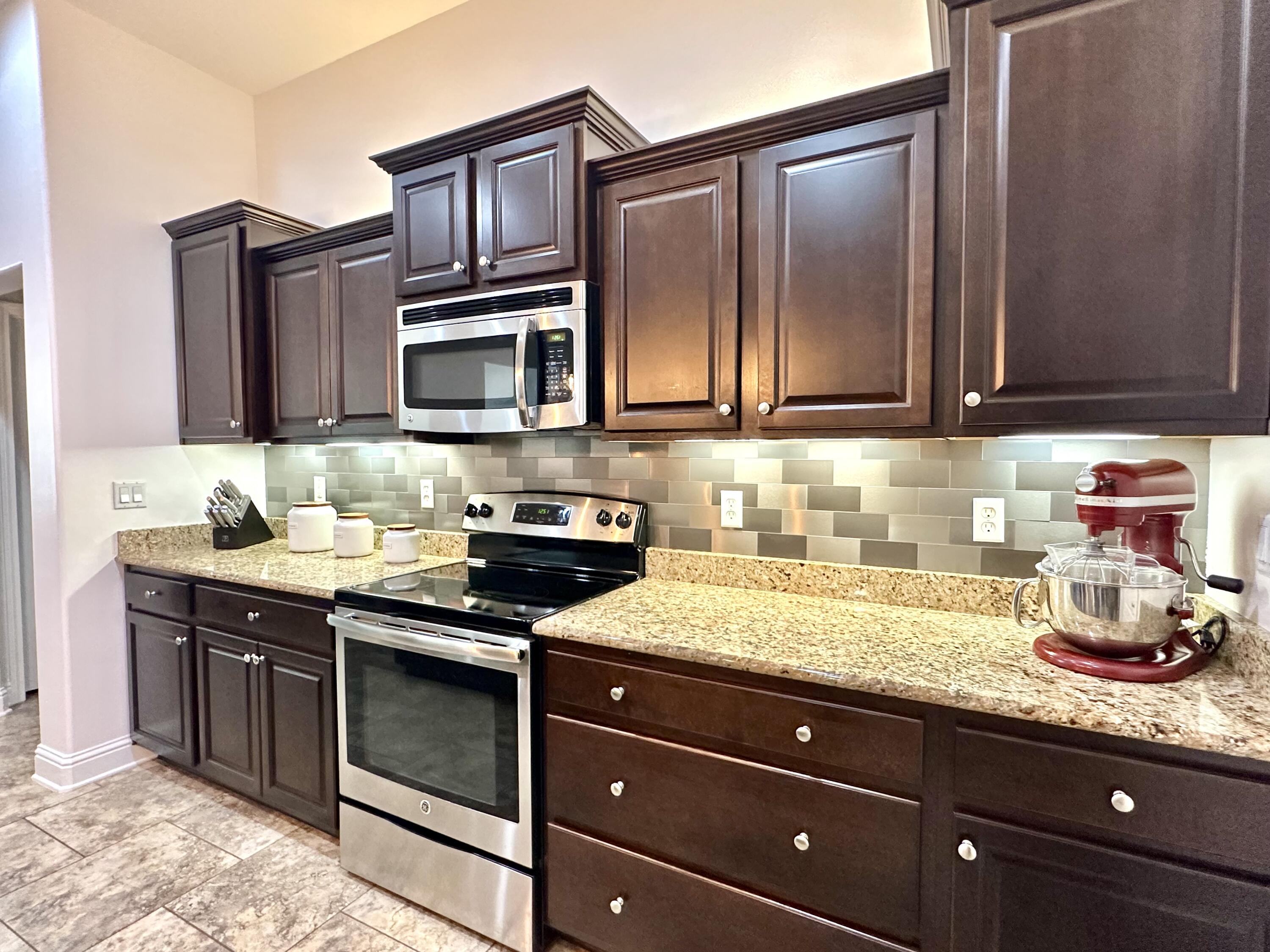 WINDMEADOWS - Residential