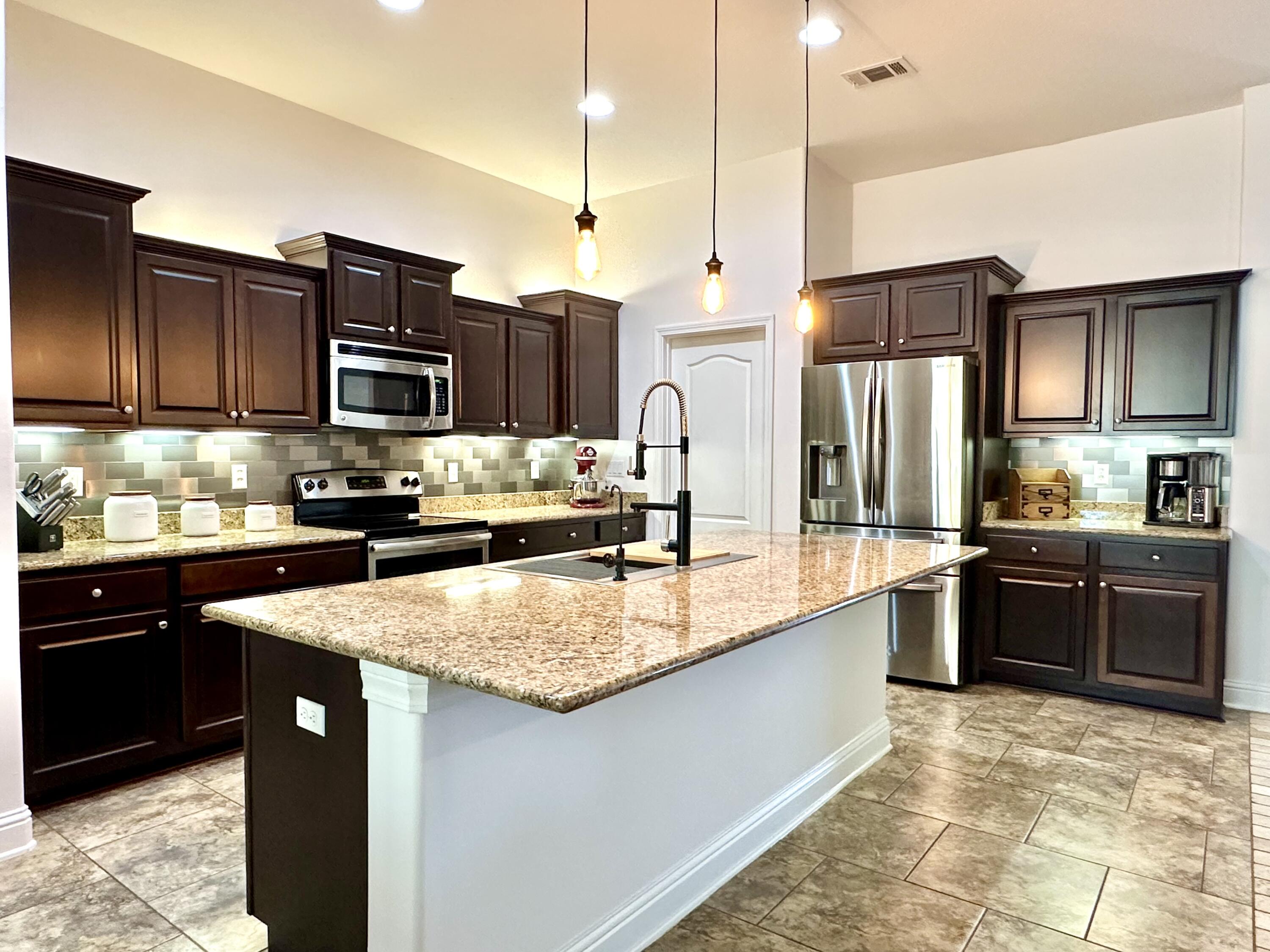 WINDMEADOWS - Residential