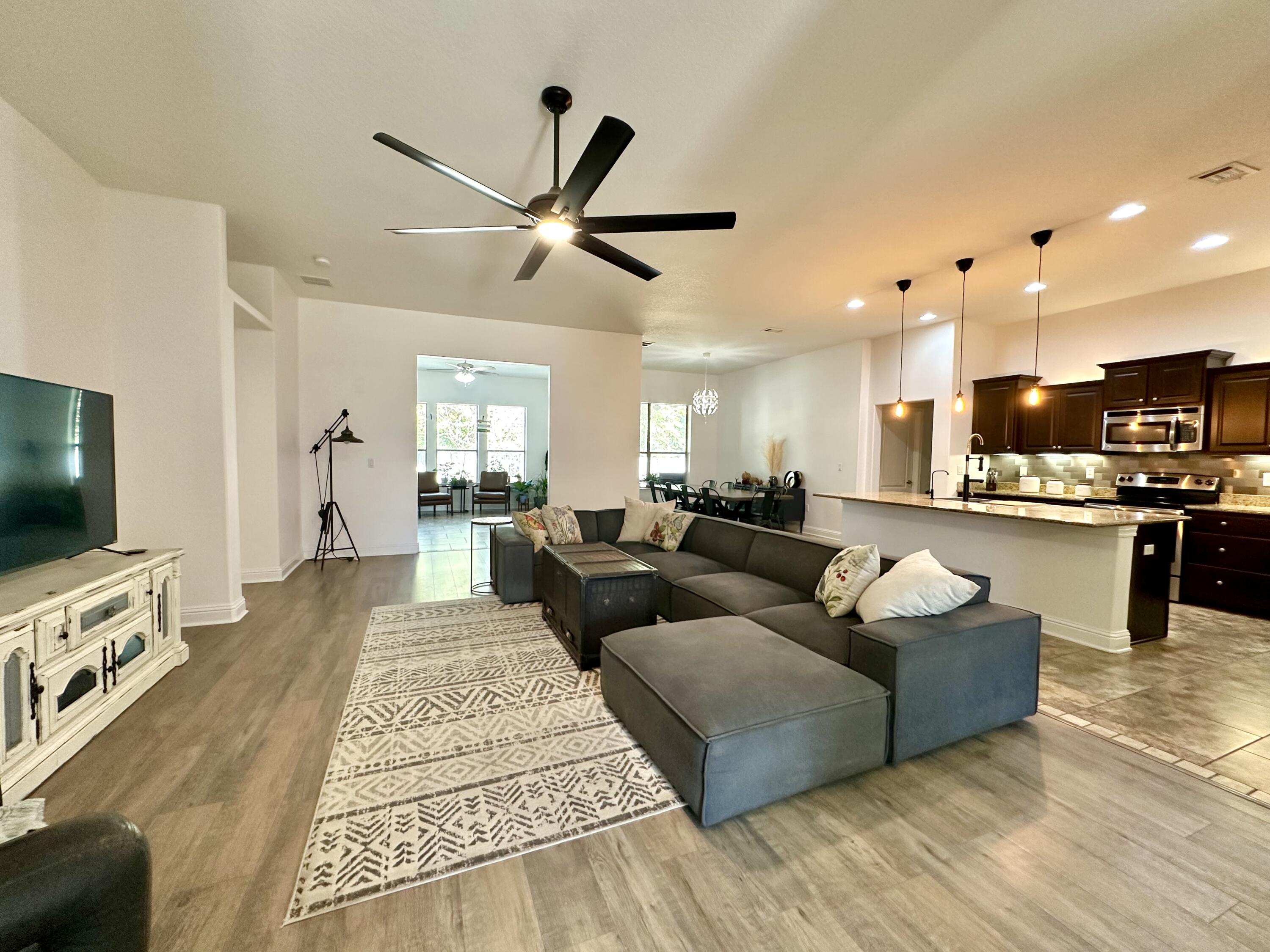 WINDMEADOWS - Residential