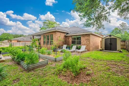 WINDMEADOWS - Residential