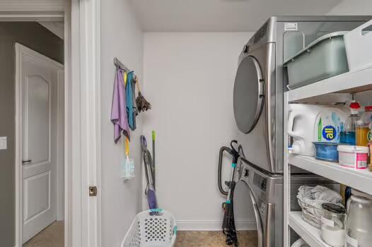 WINDMEADOWS - Residential