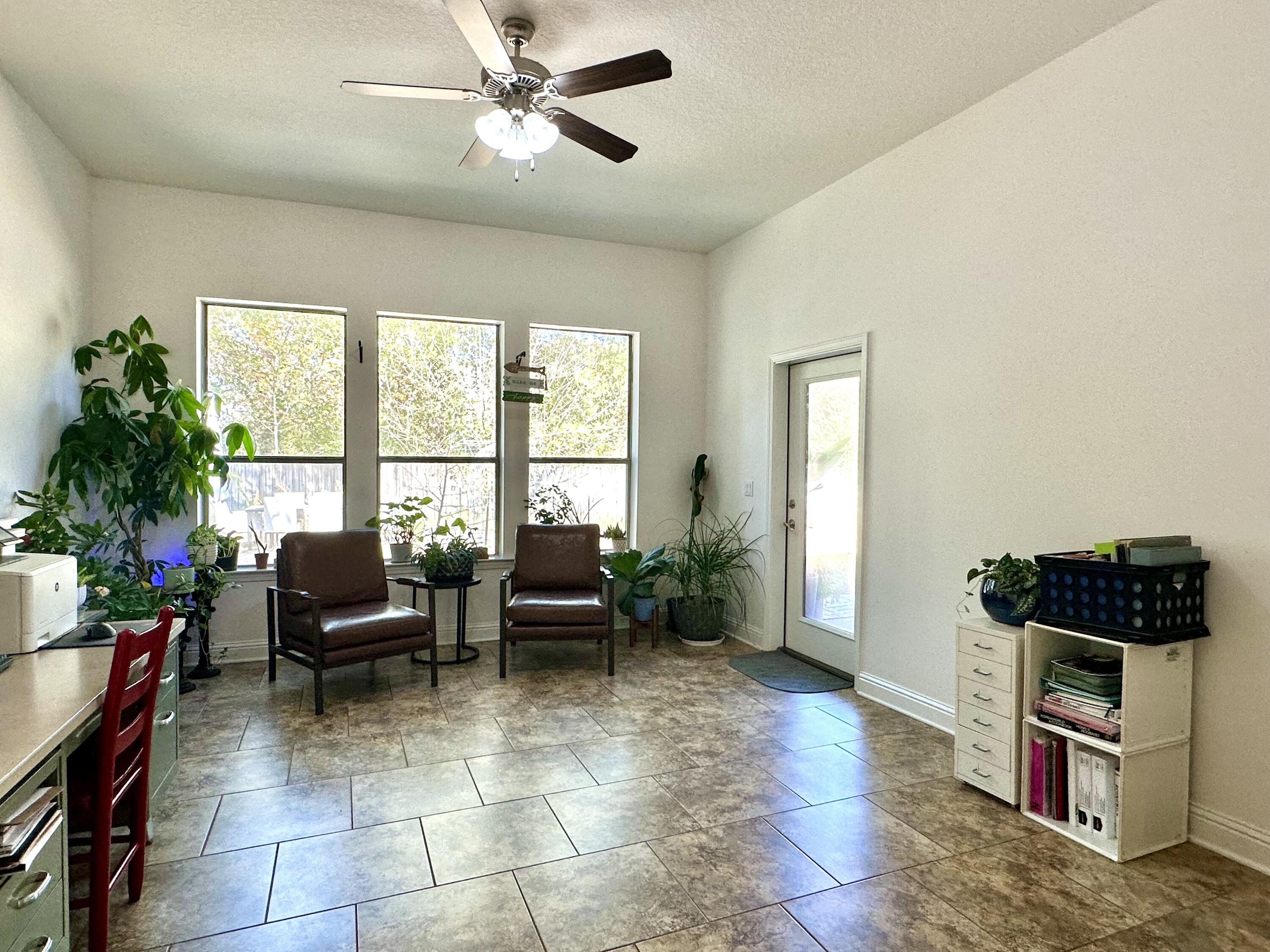 WINDMEADOWS - Residential