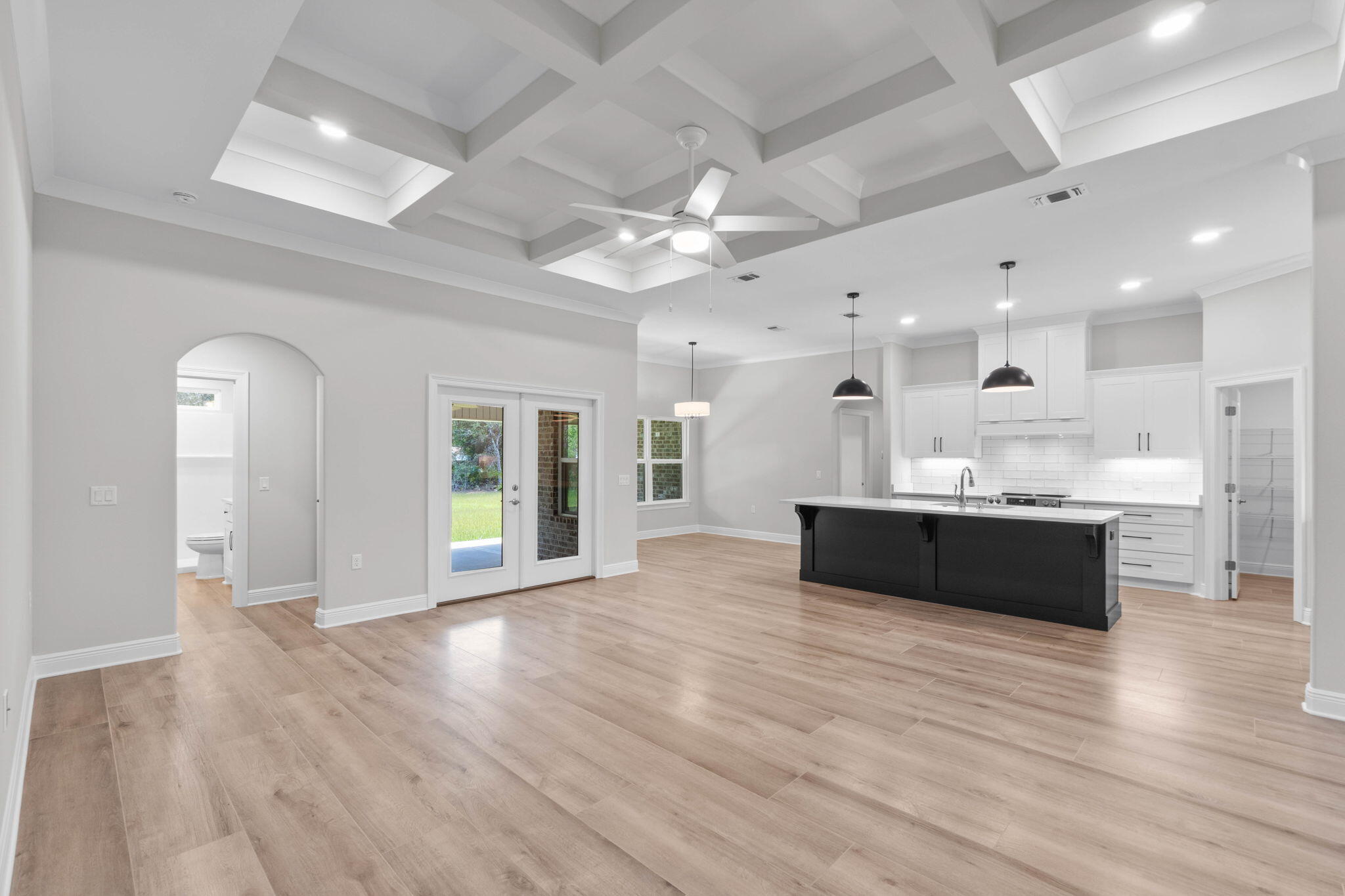 2425 Cove Road