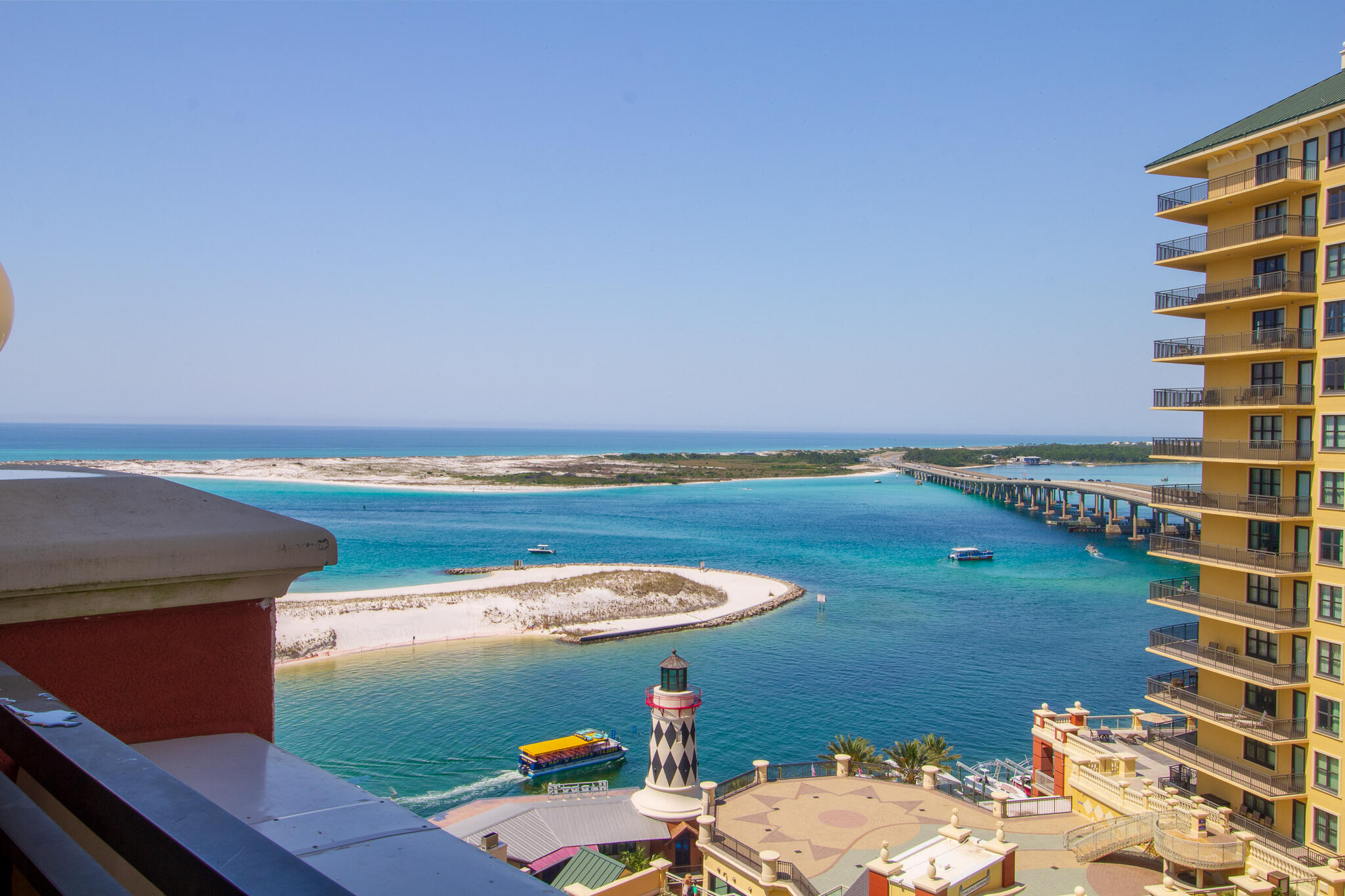 EMERALD GRANDE - Residential