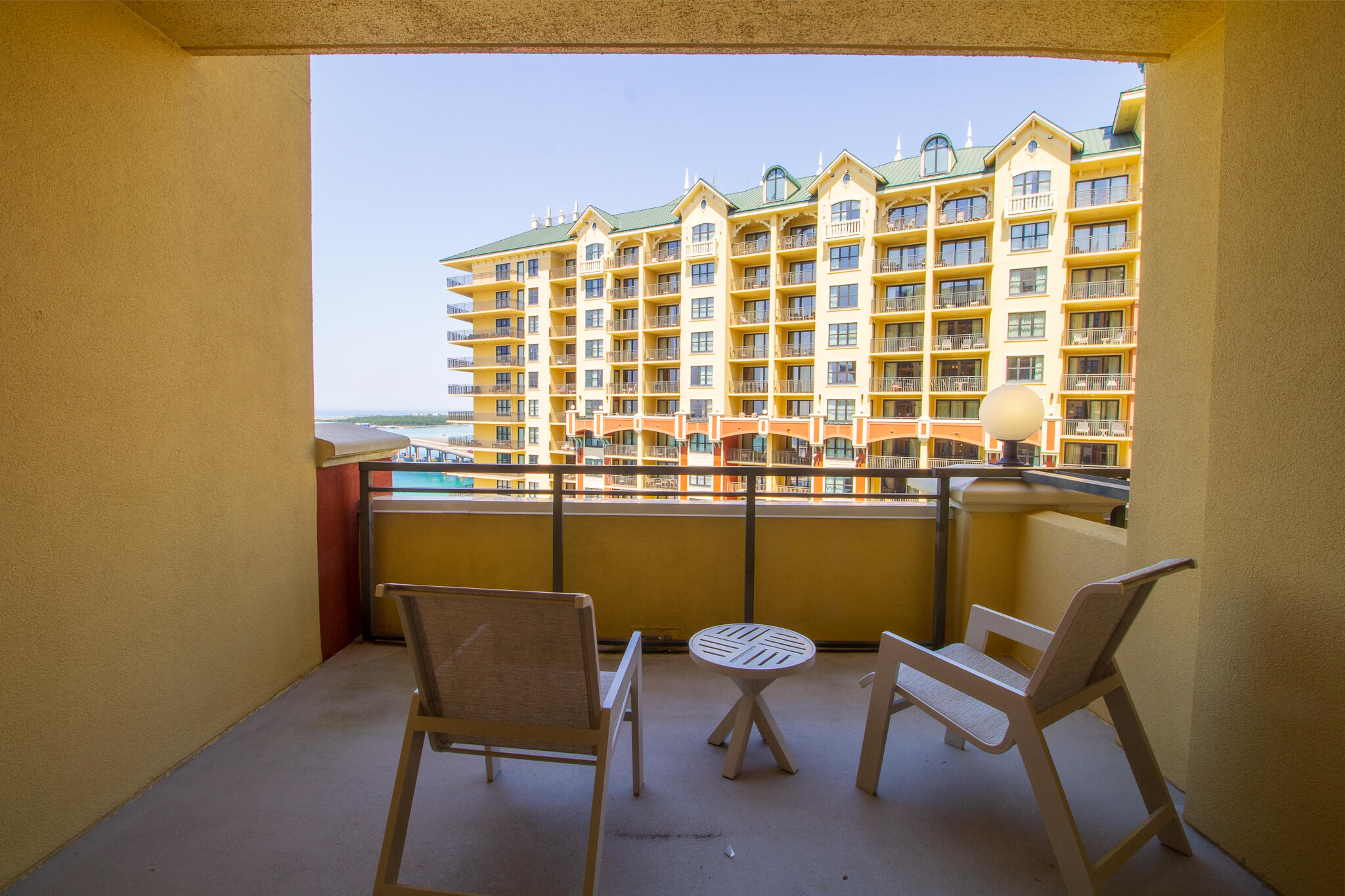 EMERALD GRANDE - Residential