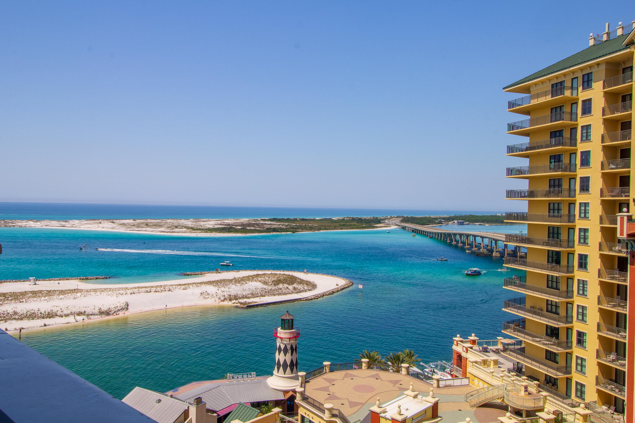 EMERALD GRANDE - Residential