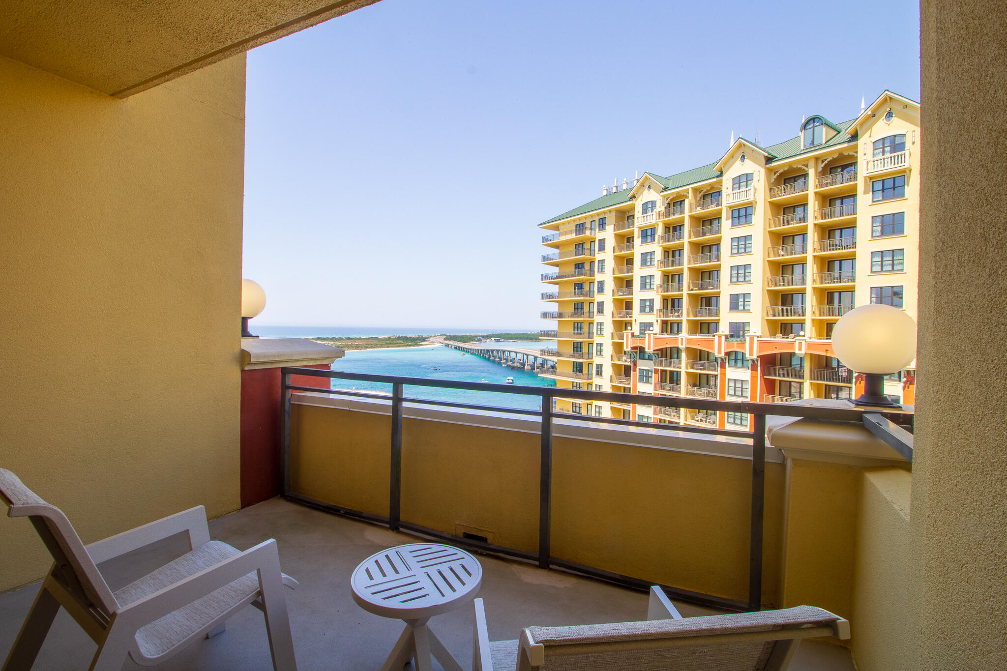 EMERALD GRANDE - Residential