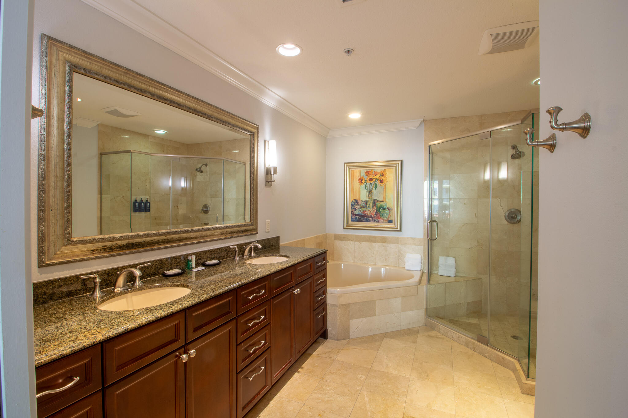 EMERALD GRANDE - Residential