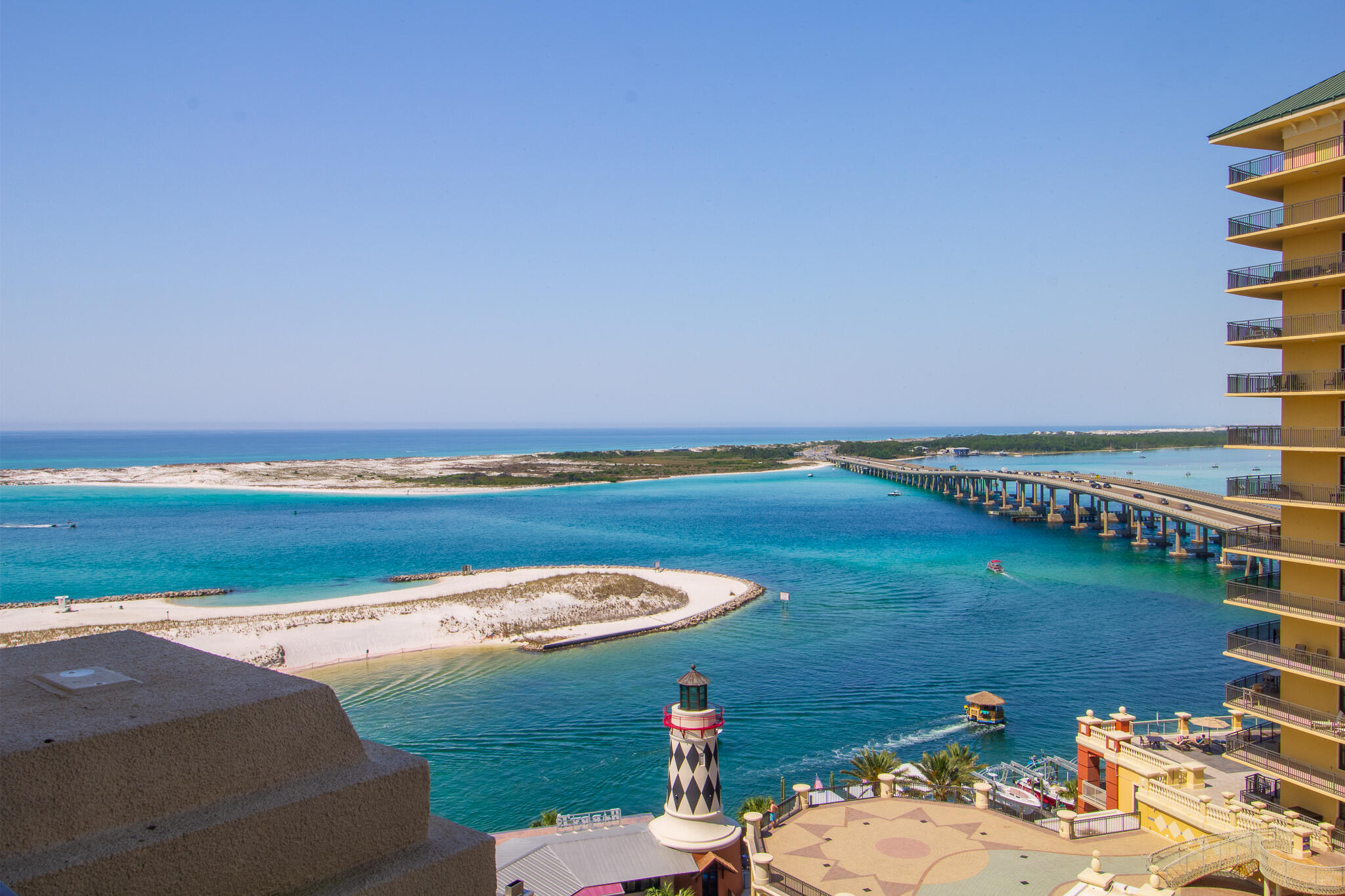 EMERALD GRANDE - Residential