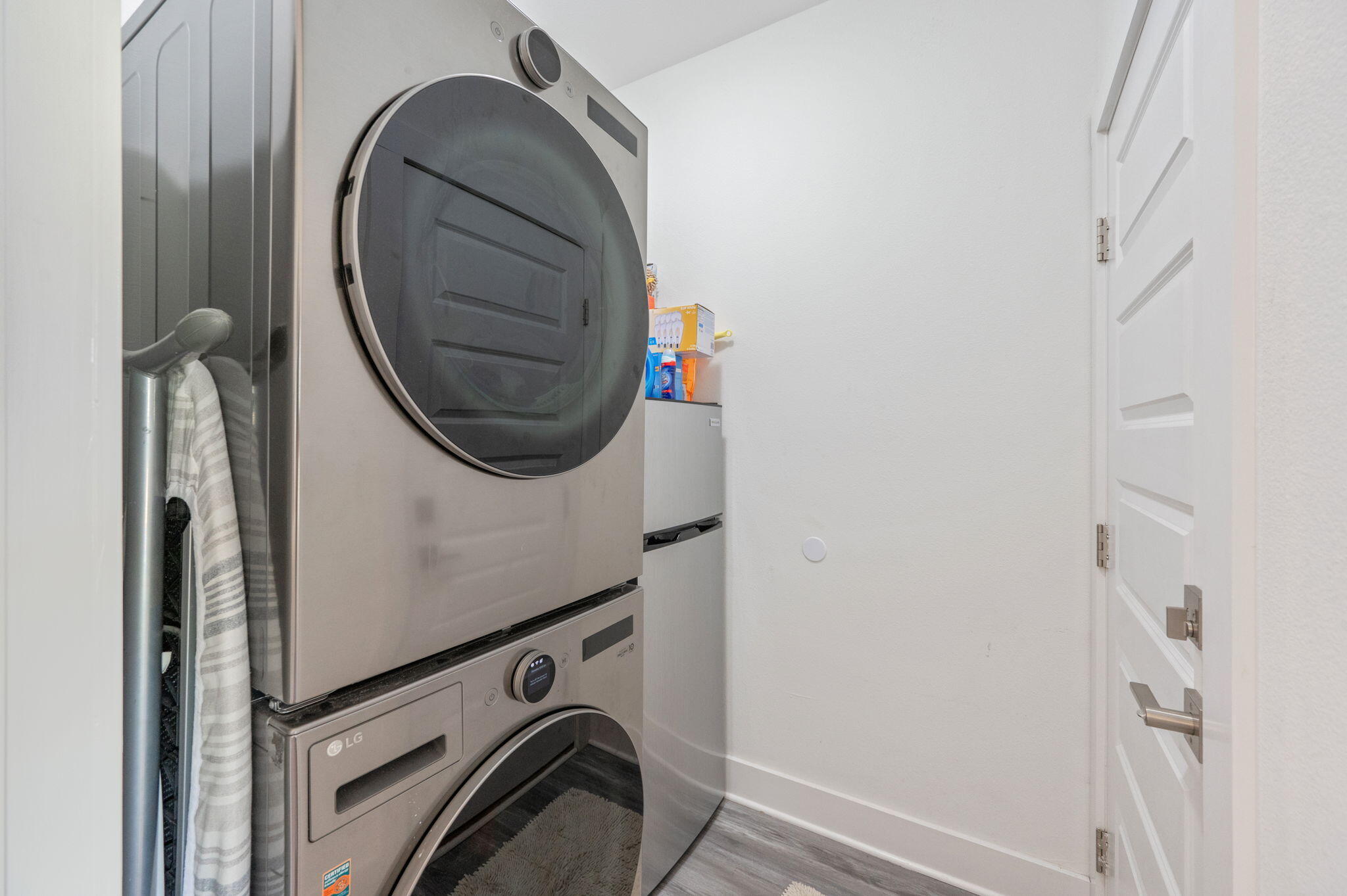 OAKWOOD HILLS - Residential Lease