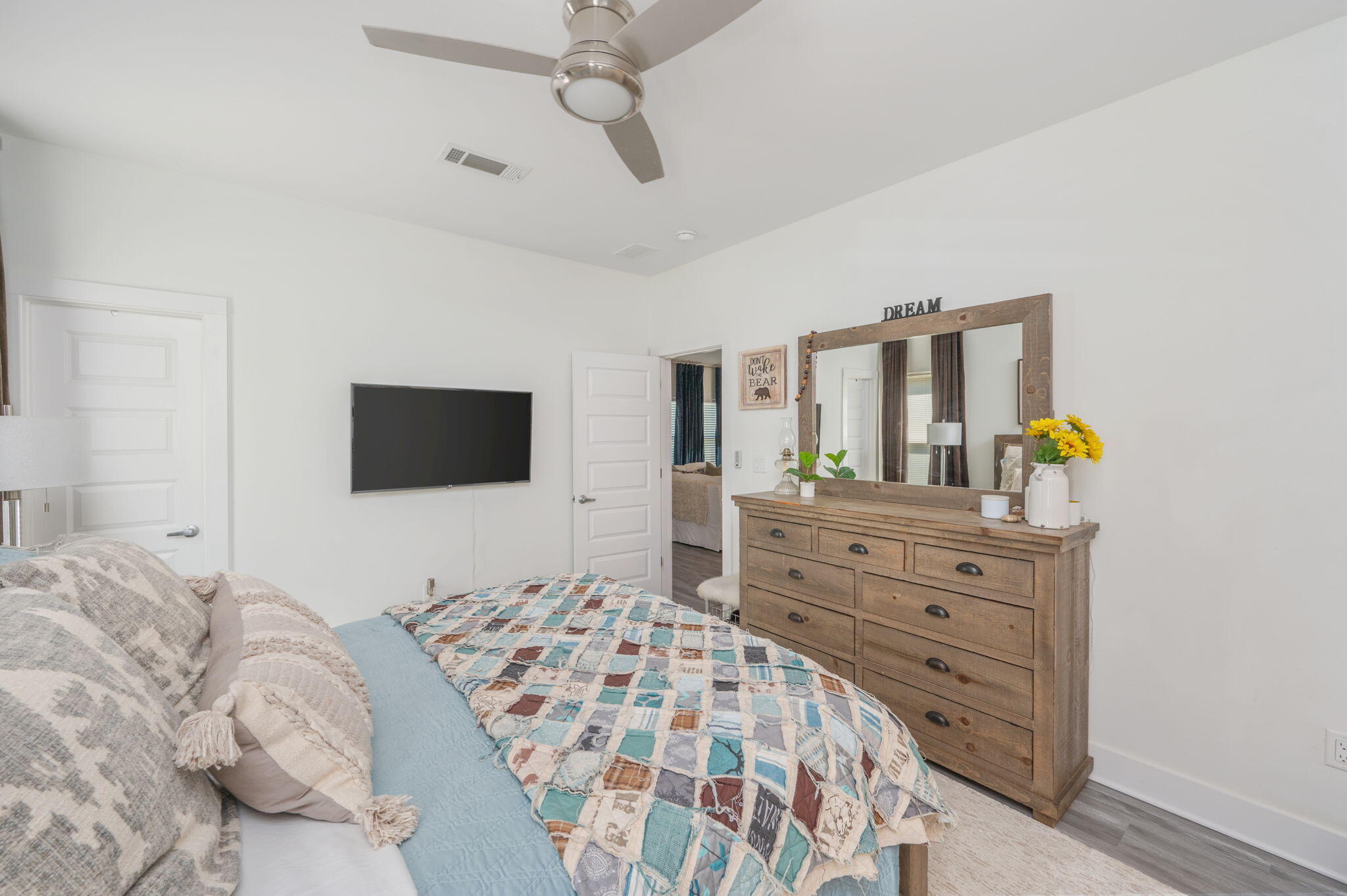 OAKWOOD HILLS - Residential Lease