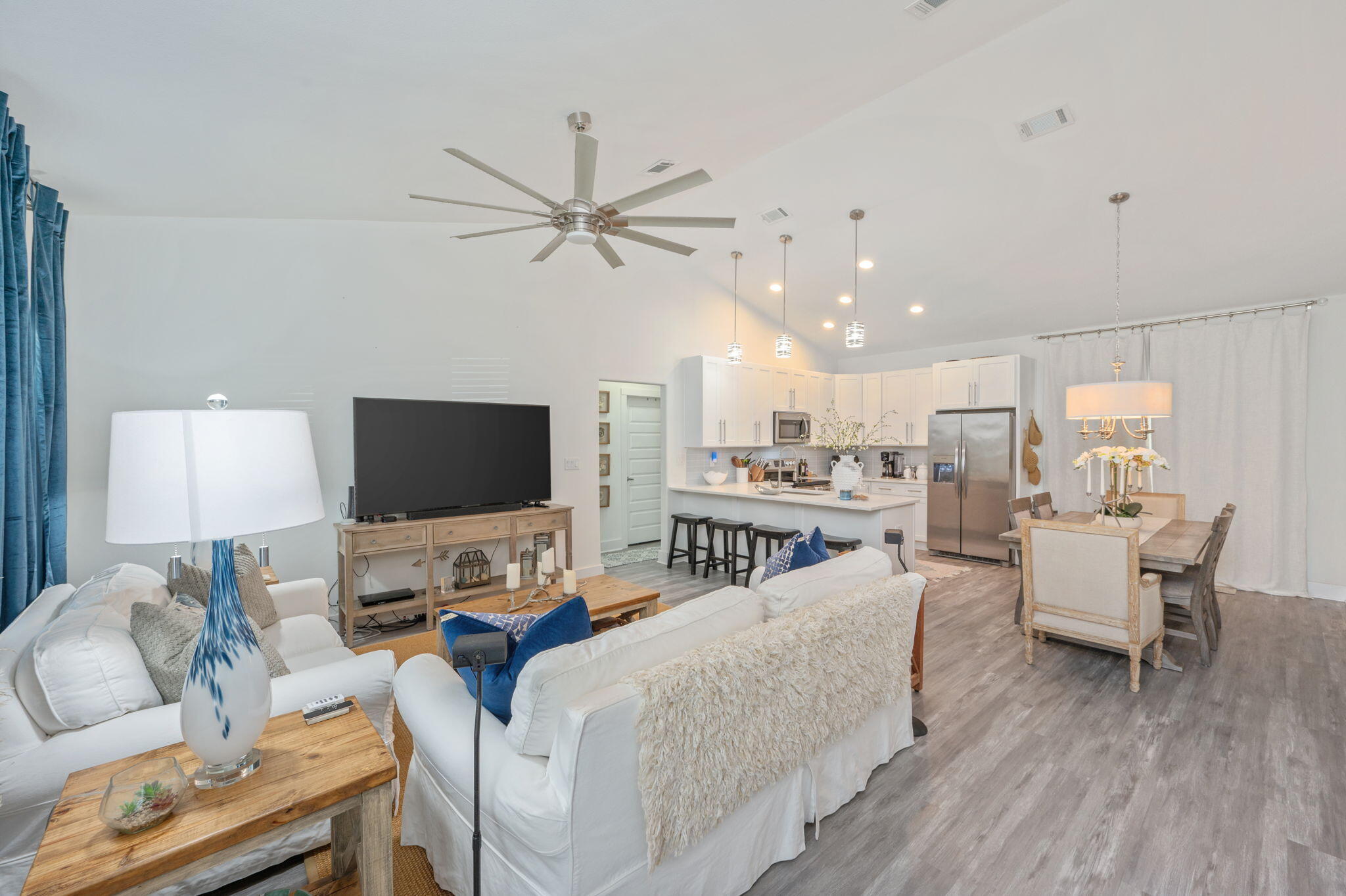 OAKWOOD HILLS - Residential Lease