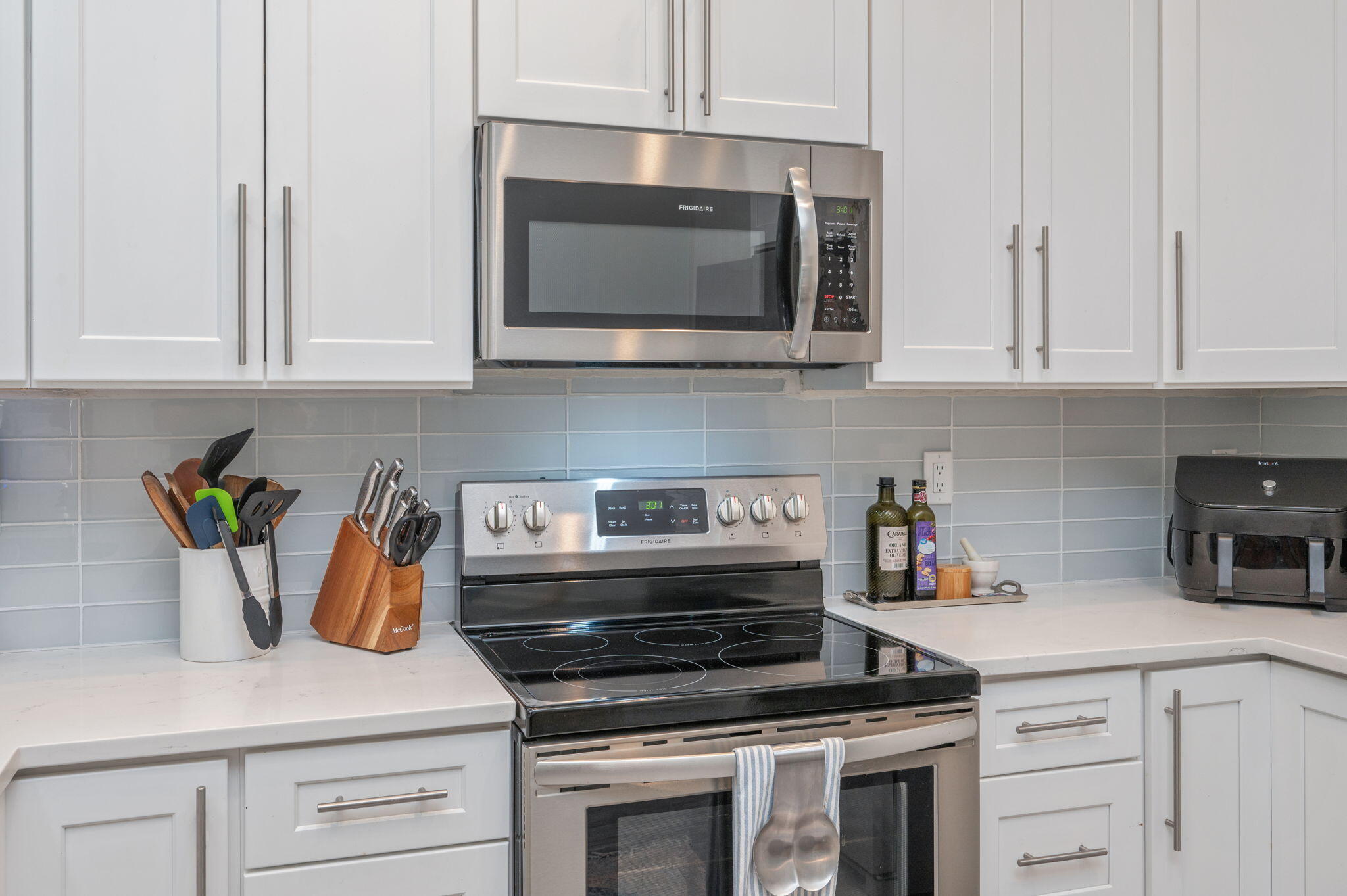 OAKWOOD HILLS - Residential Lease