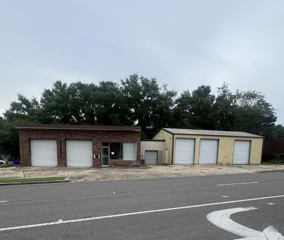 Photo 1 of 1 — 60 S John Sims Parkway, Valparaiso, FL 32580