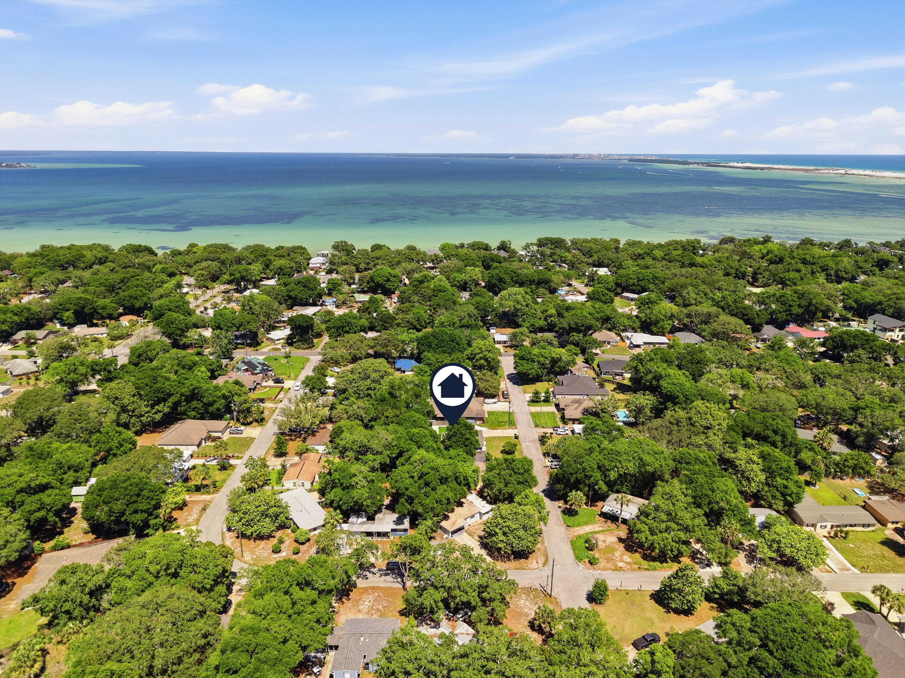 ELLIOTTS POINT - Residential