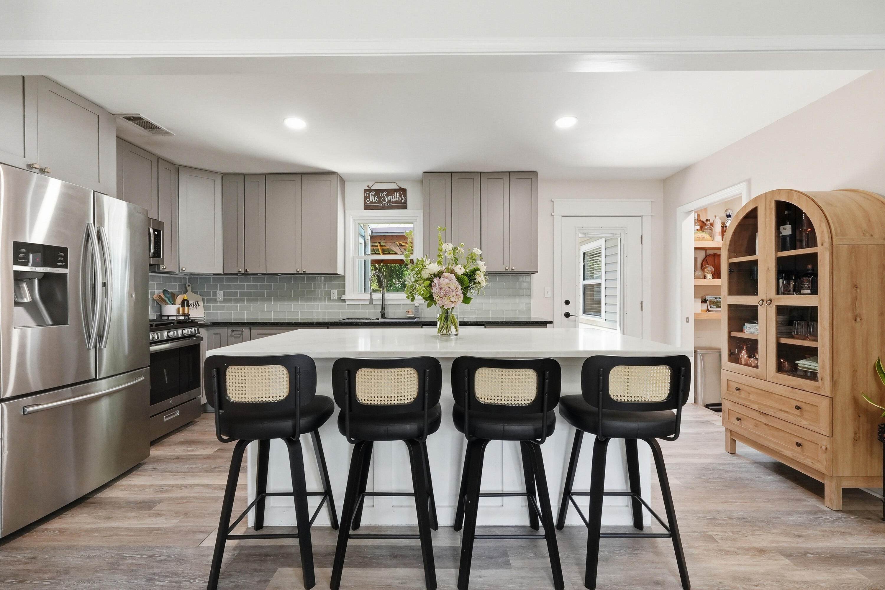 ELLIOTTS POINT - Residential