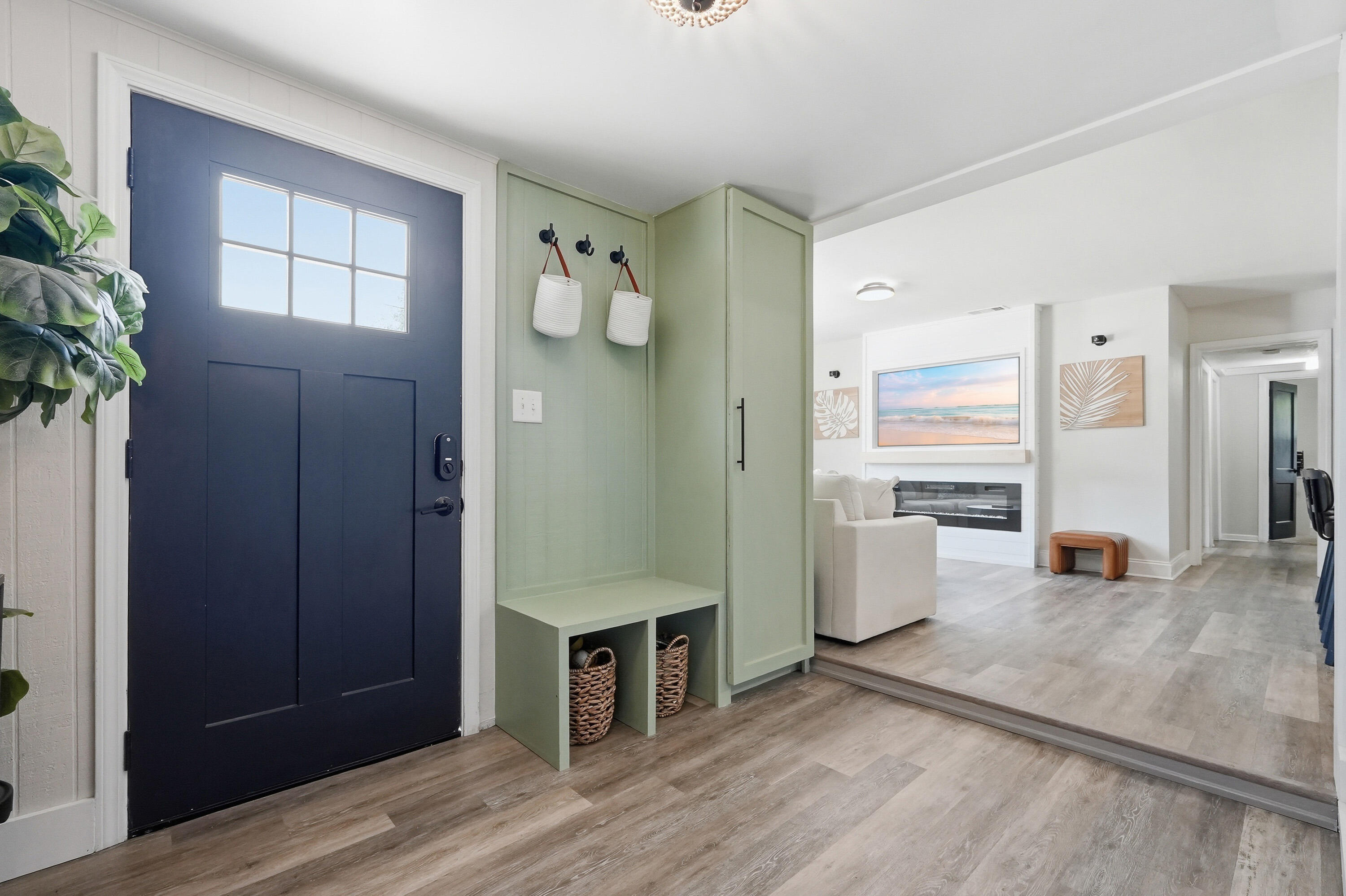 ELLIOTTS POINT - Residential