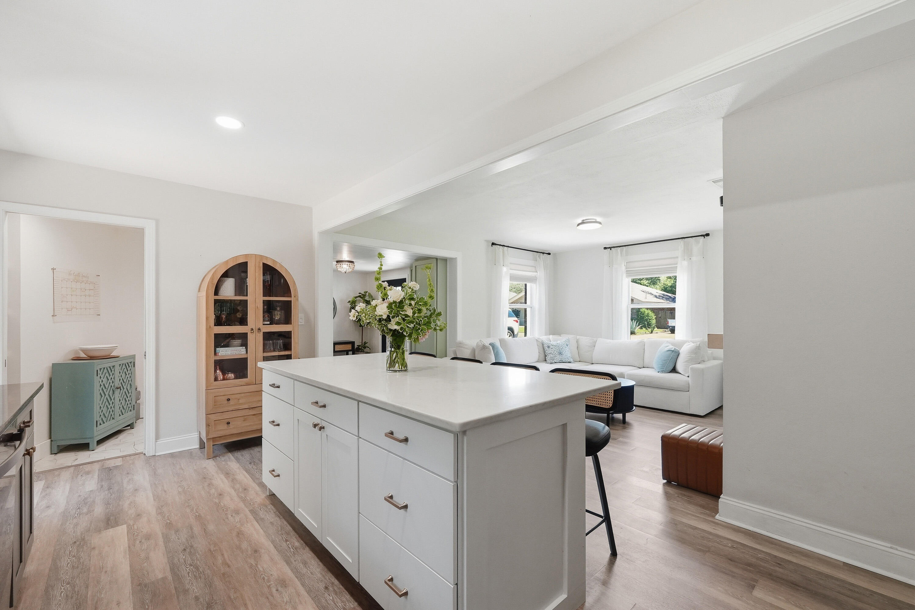 ELLIOTTS POINT - Residential