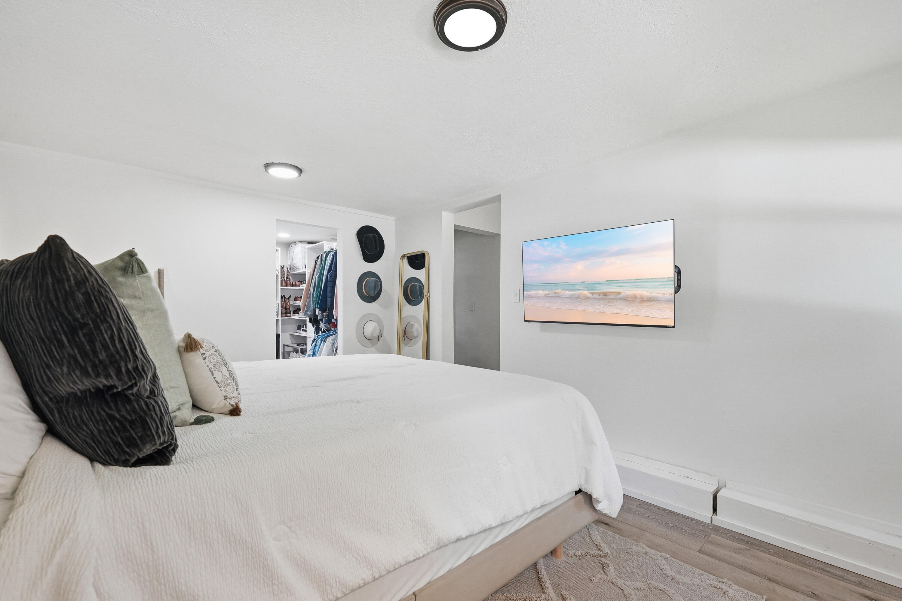 ELLIOTTS POINT - Residential