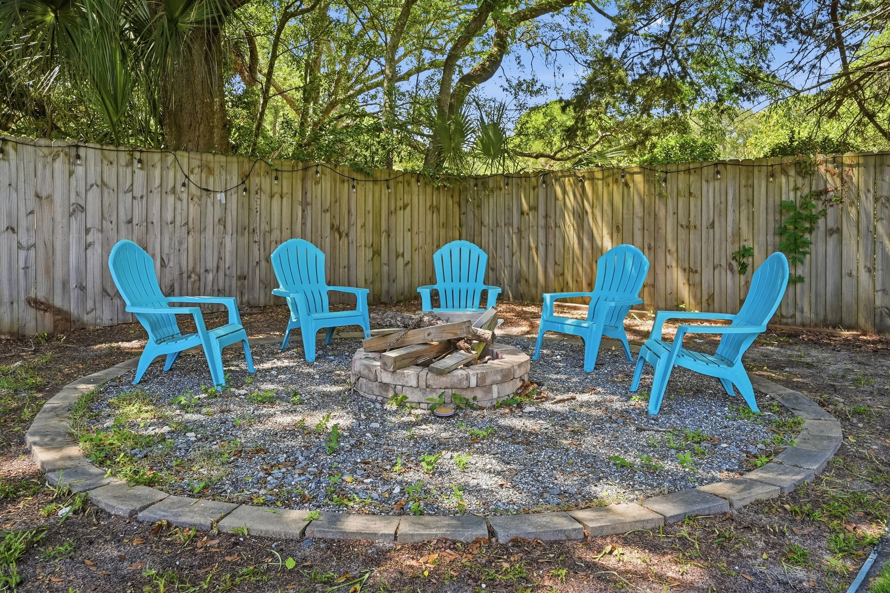 ELLIOTTS POINT - Residential