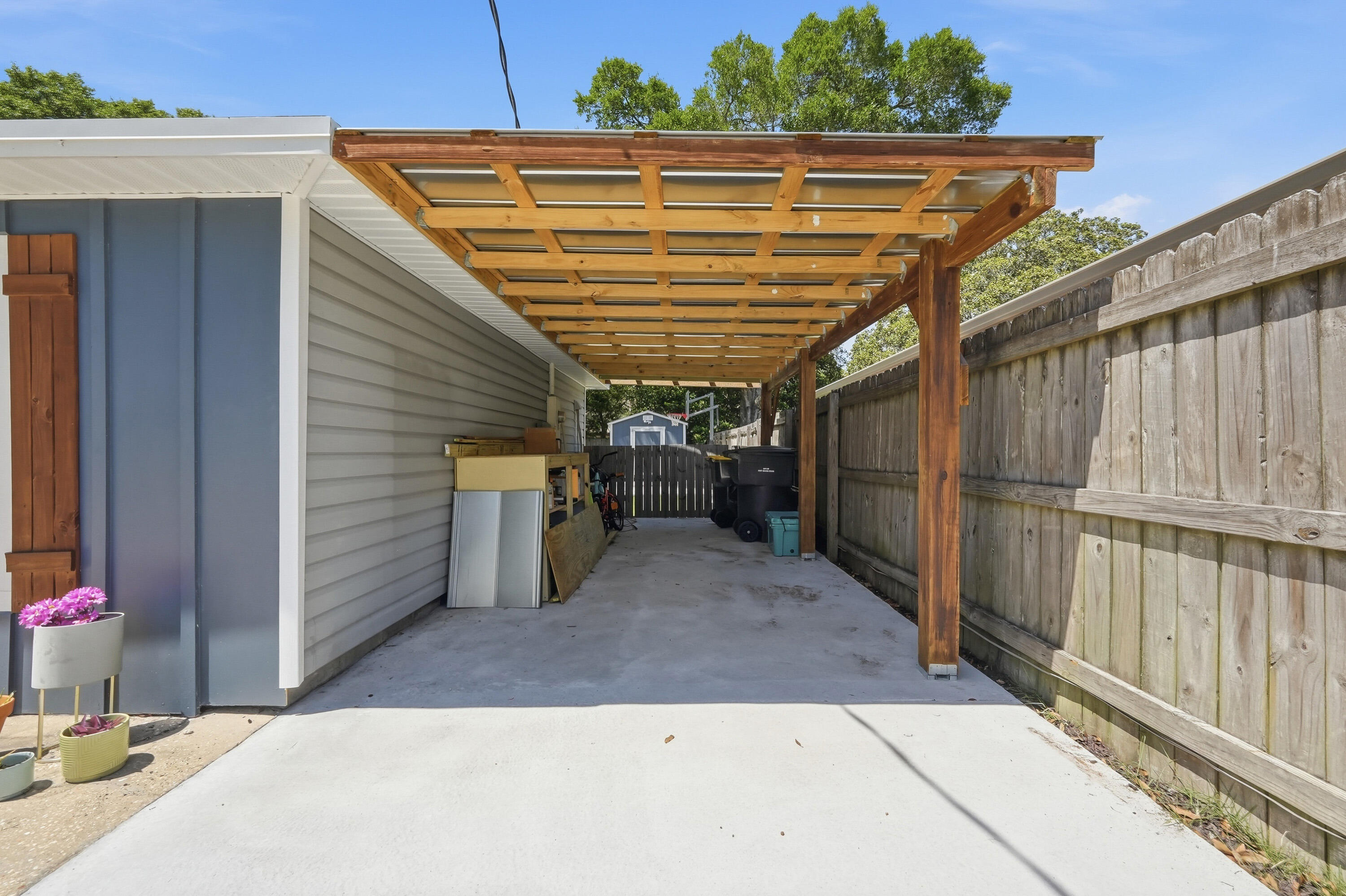 ELLIOTTS POINT - Residential