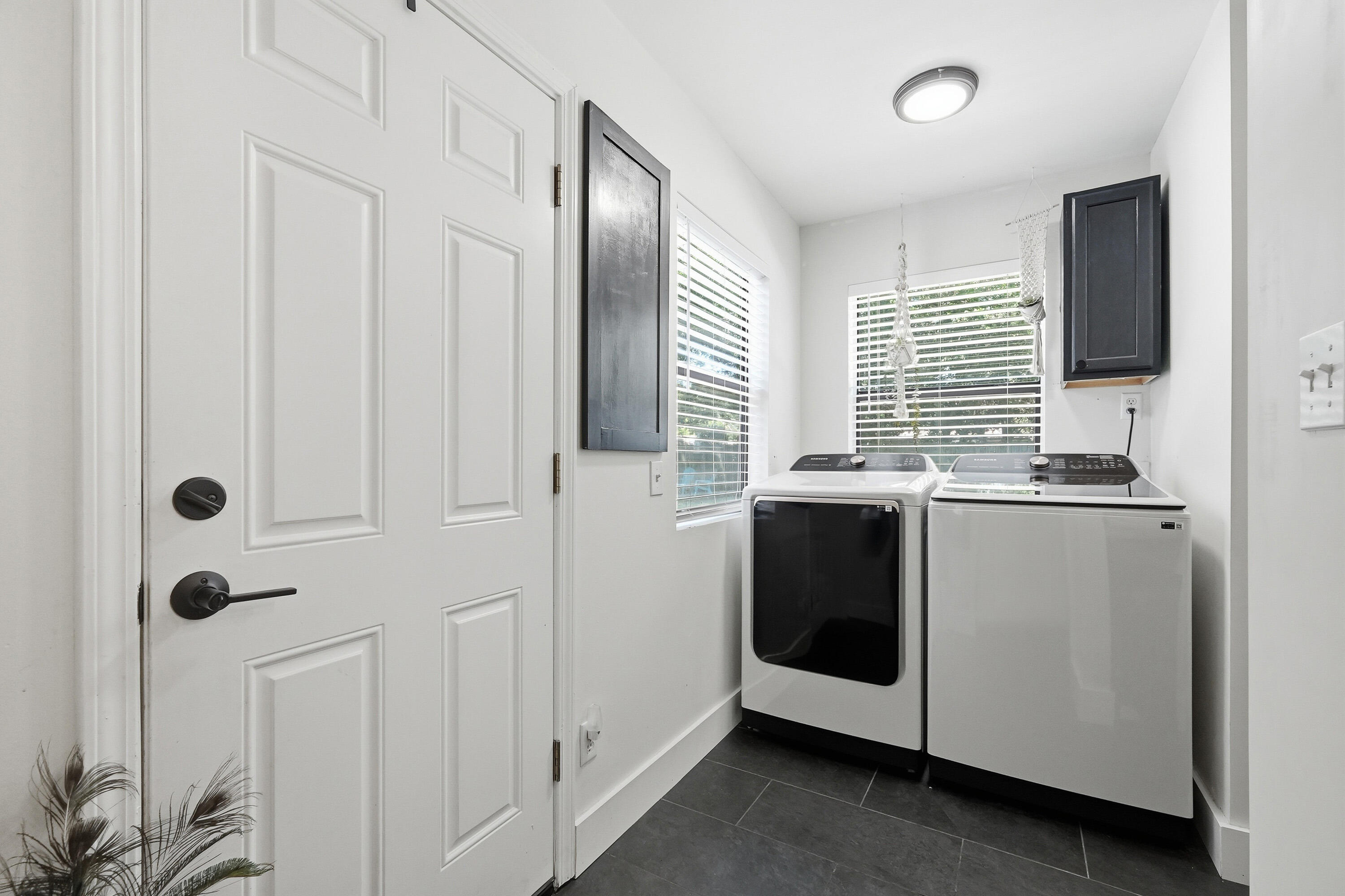 ELLIOTTS POINT - Residential