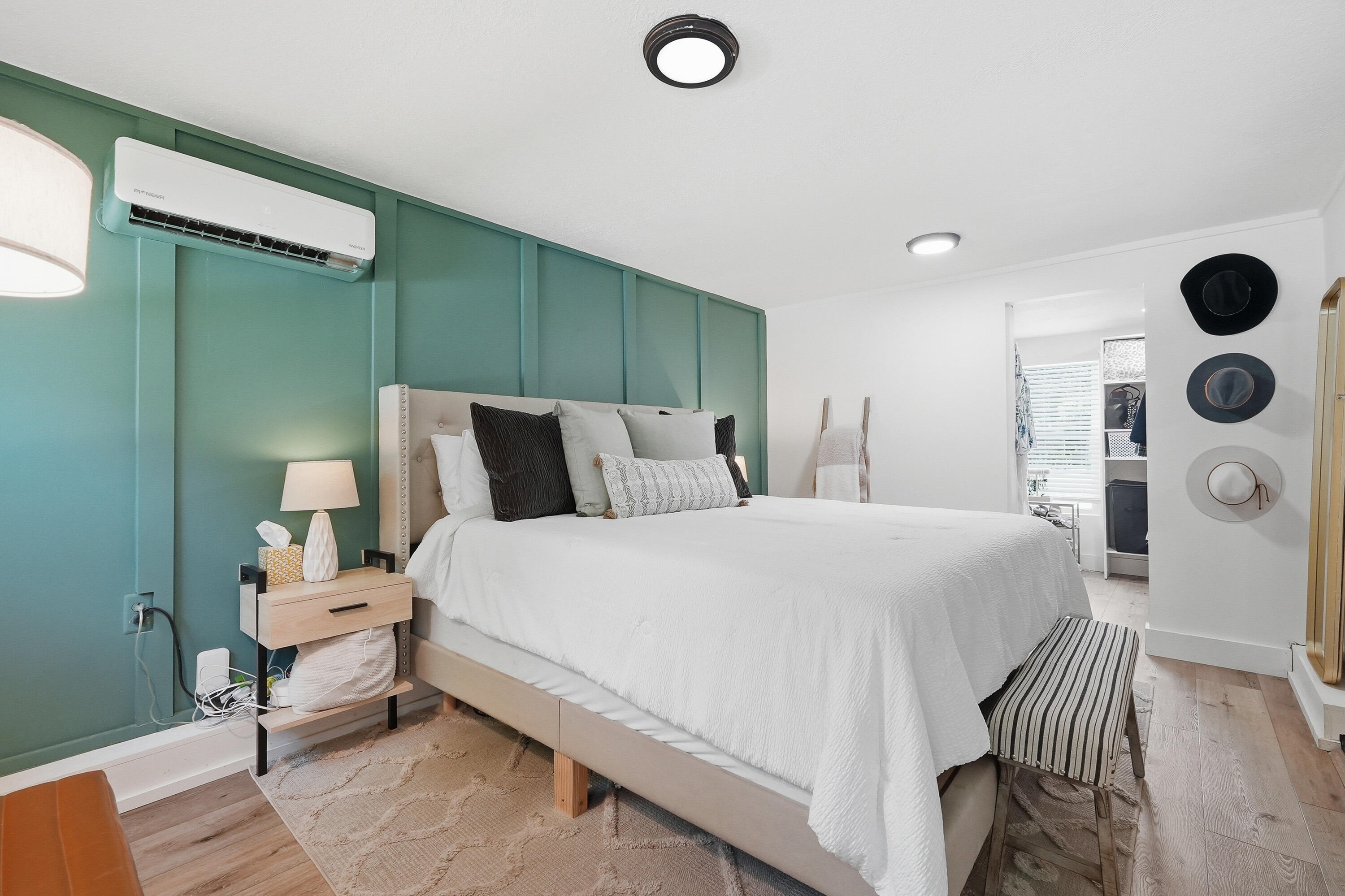 ELLIOTTS POINT - Residential