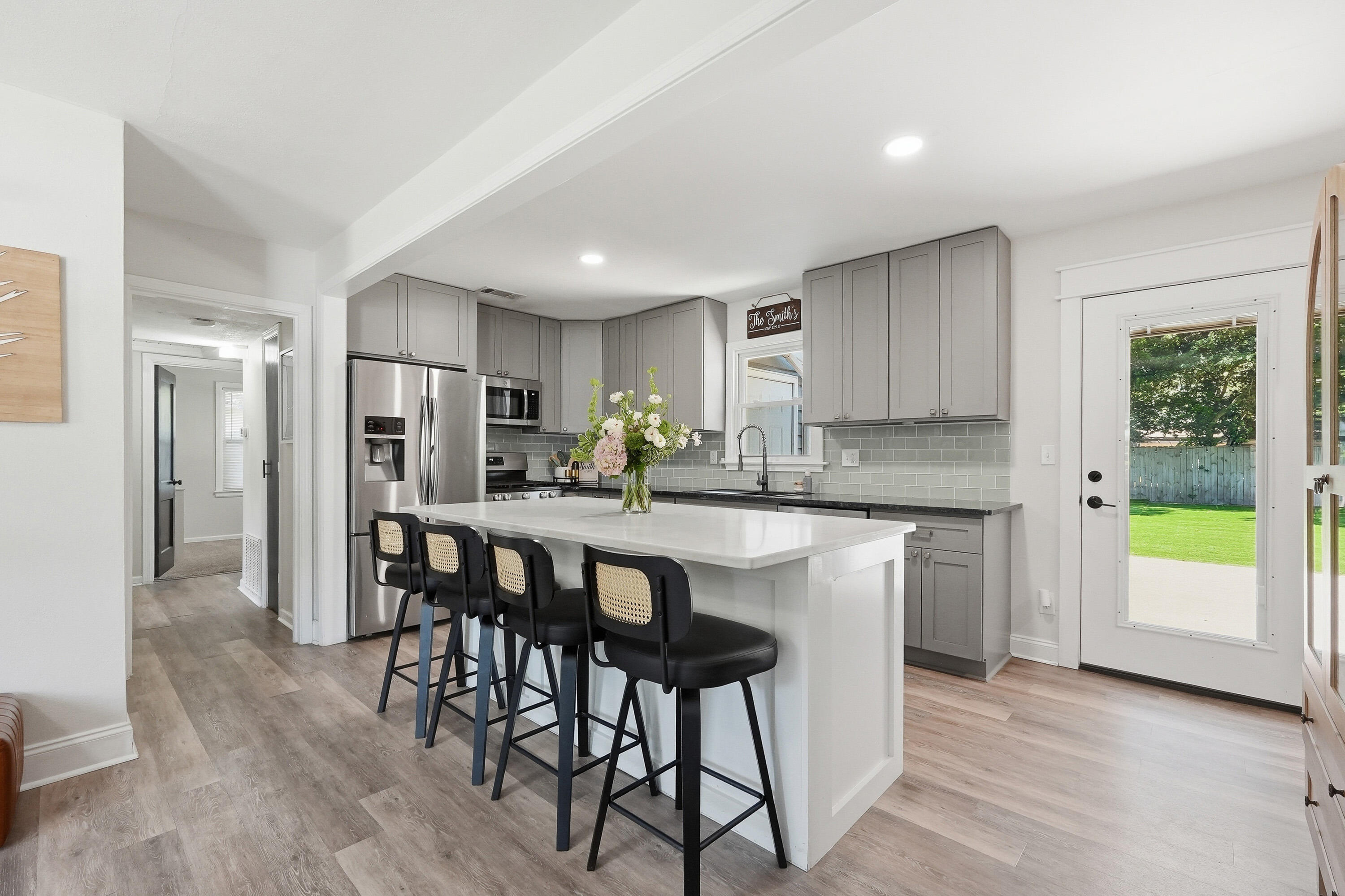 ELLIOTTS POINT - Residential