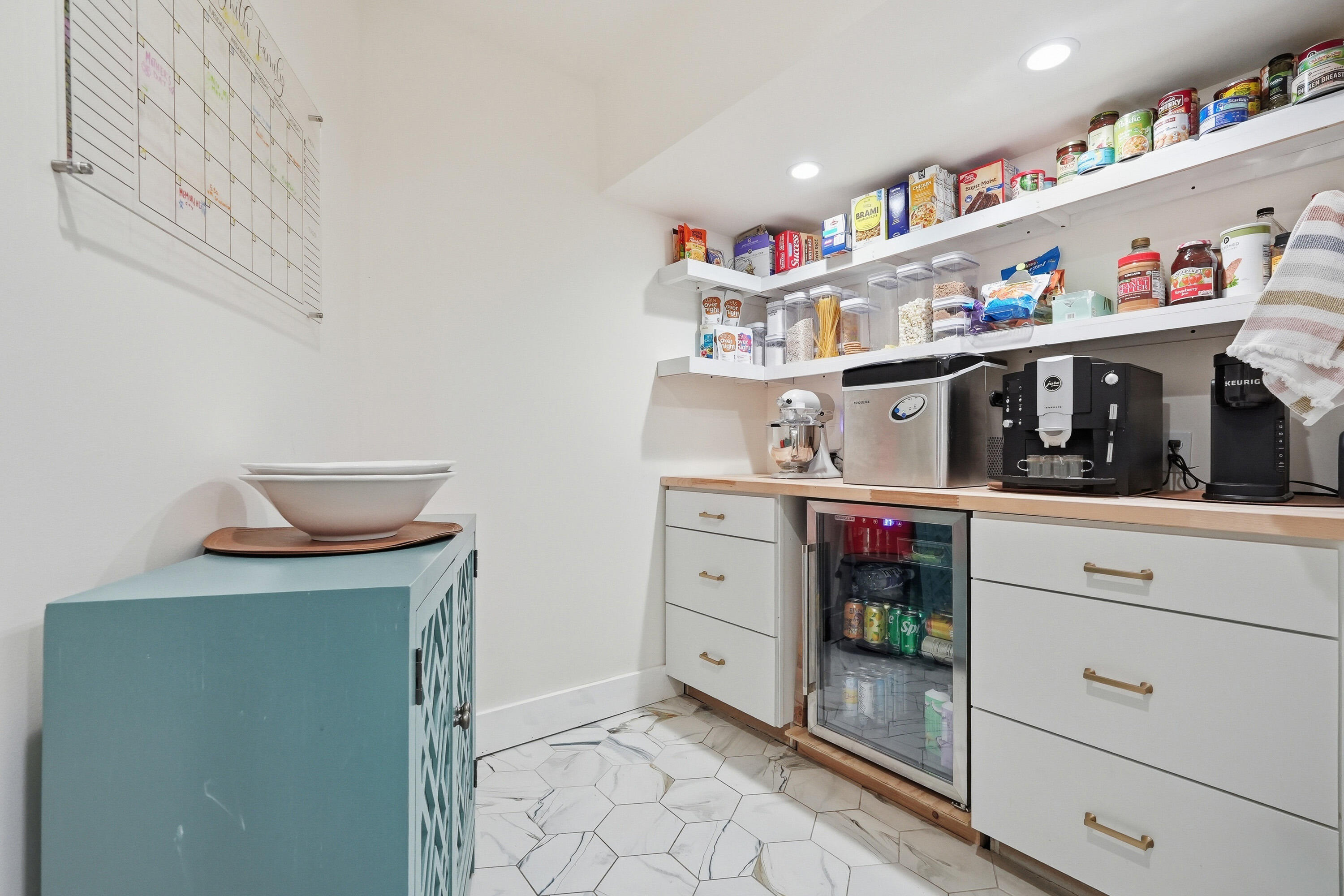 ELLIOTTS POINT - Residential