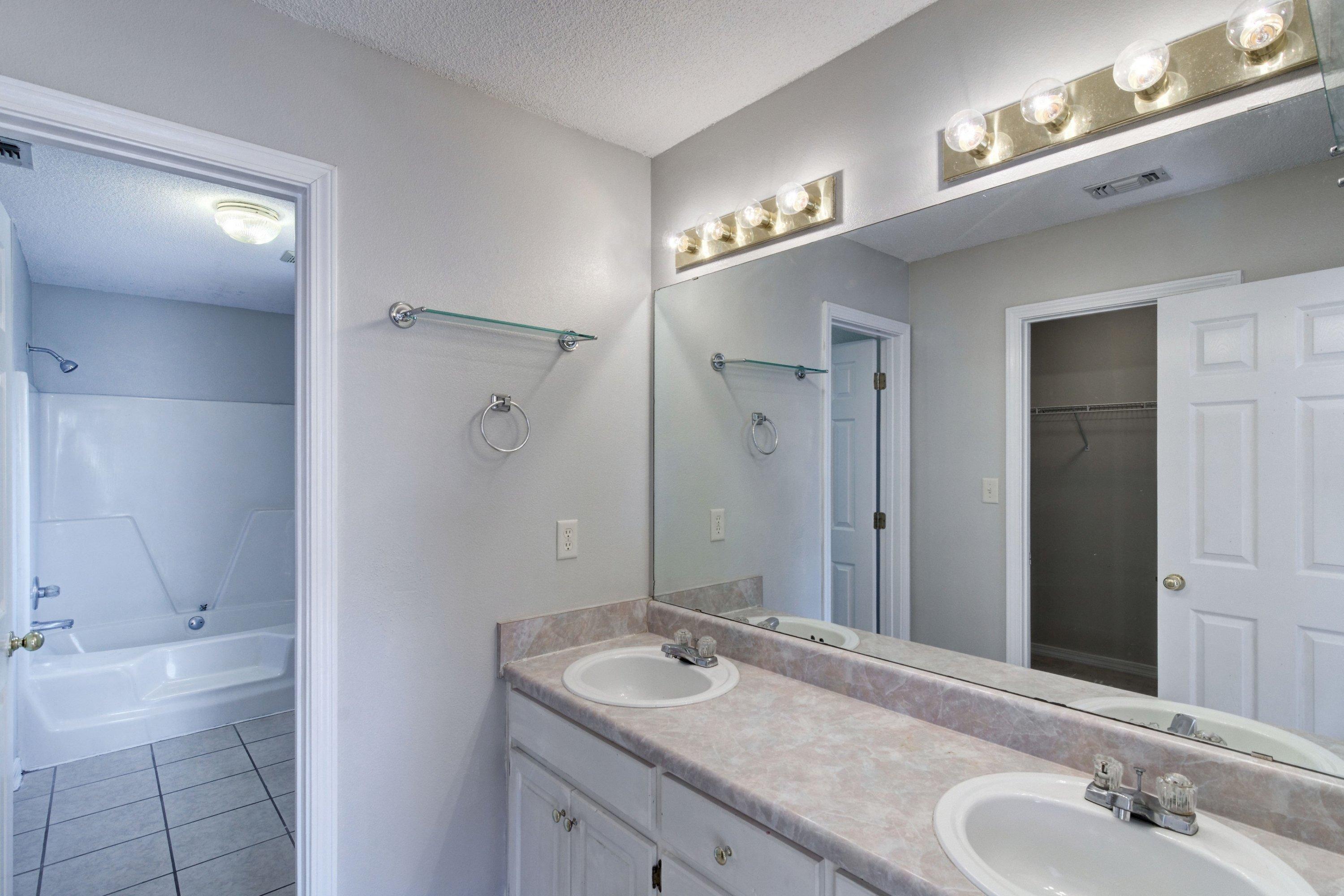 MANDAVILLA - Residential