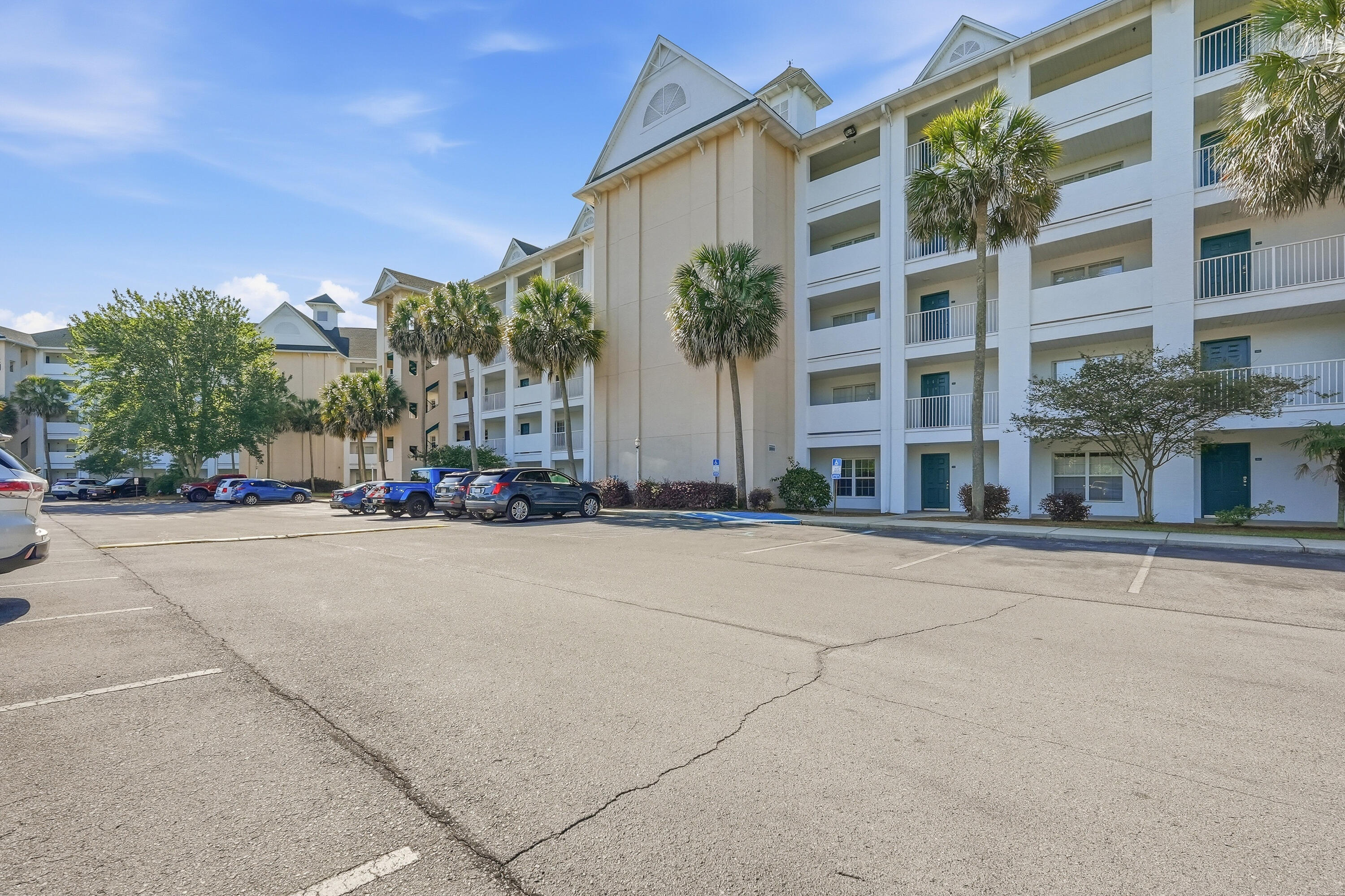 FLORIDA CLUB - Residential Lease
