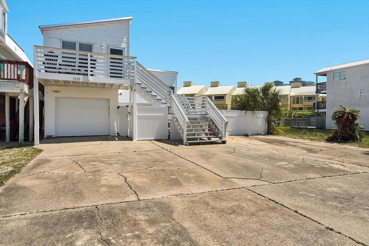 BAHIA BADAR - Residential