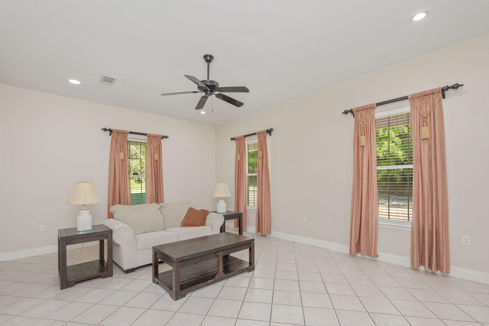 RIVERCHASE S/D PH 1 - Residential