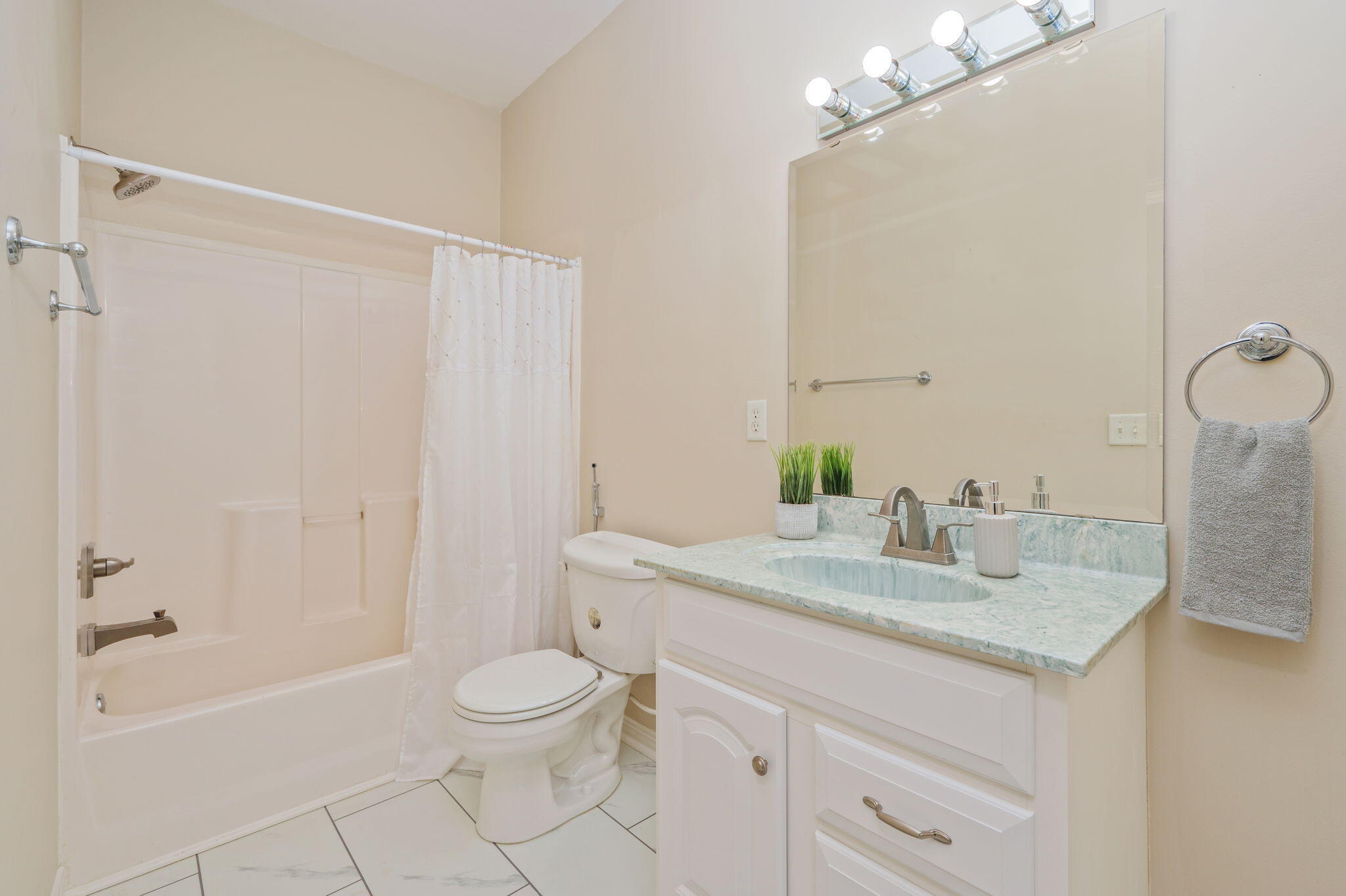 RIVERCHASE S/D PH 1 - Residential