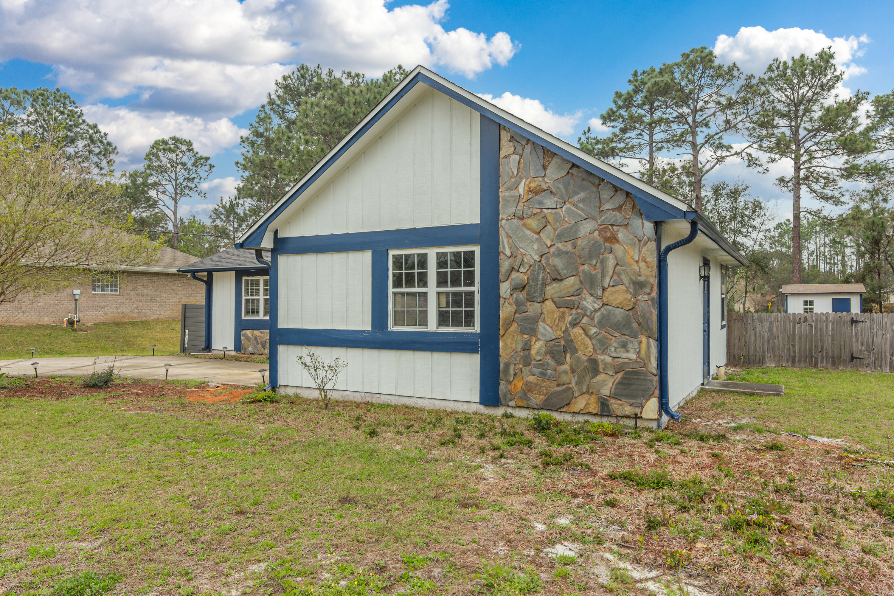 HOLLEY BY THE SEA - Residential