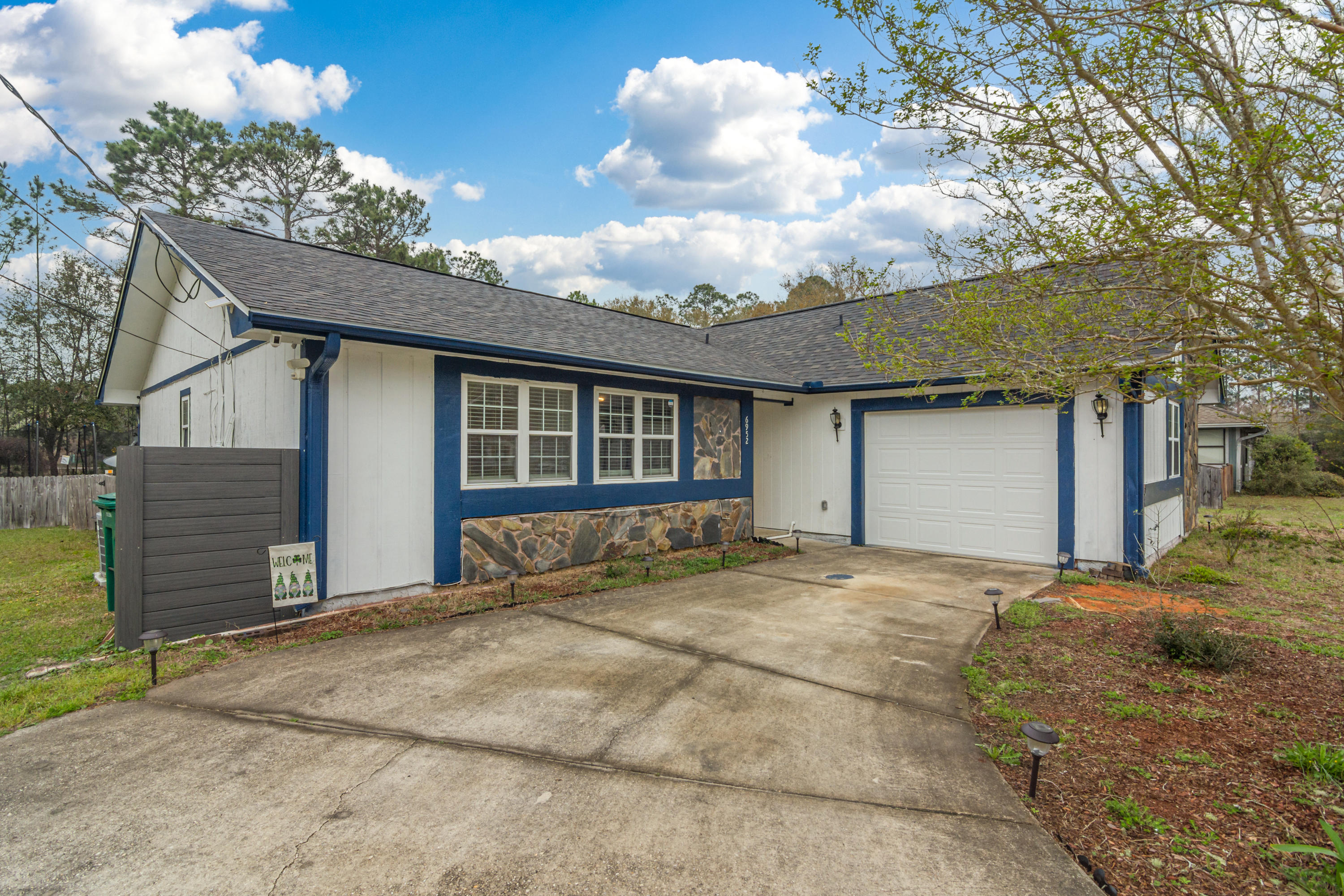 HOLLEY BY THE SEA - Residential