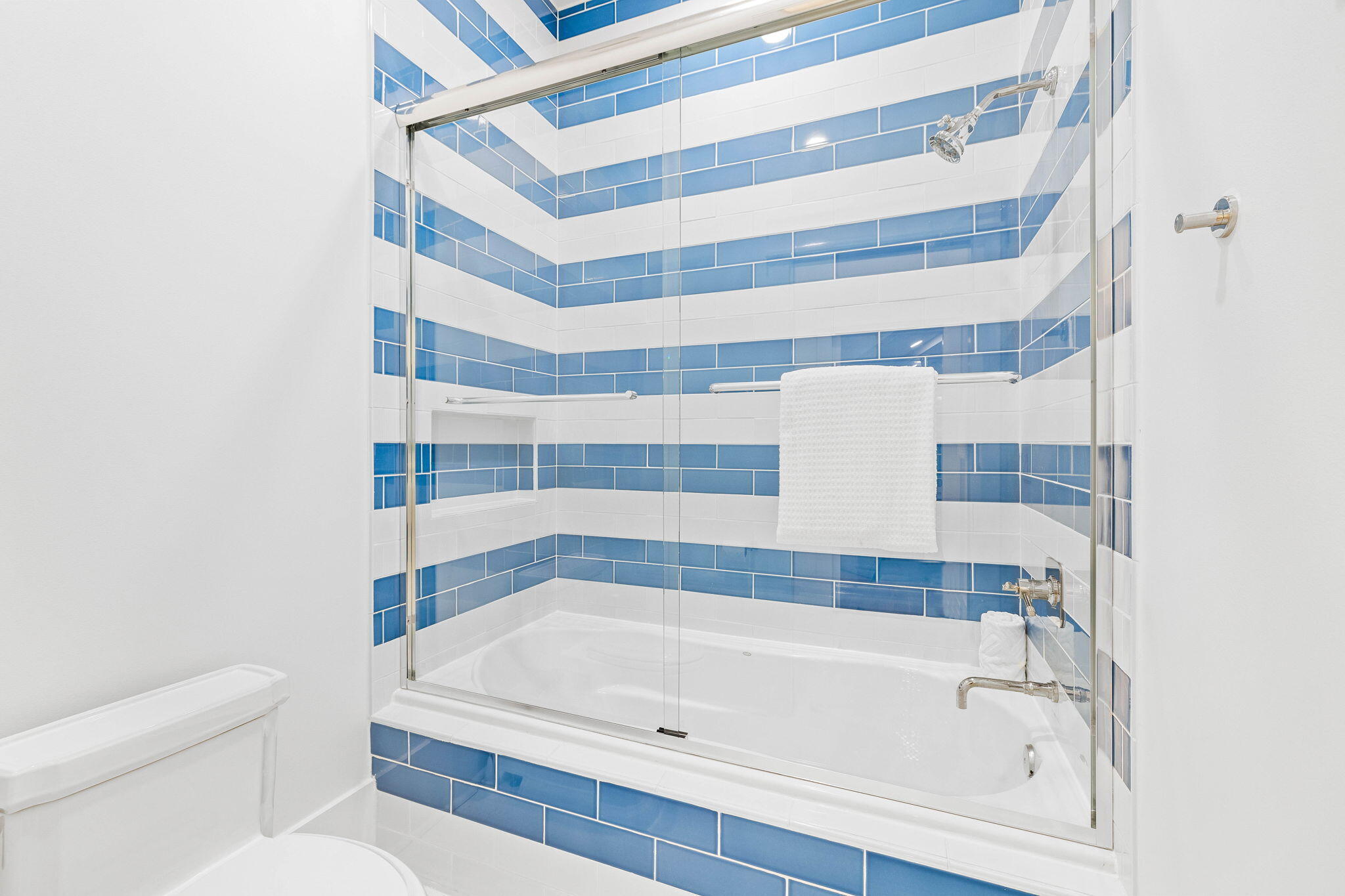 PARADISE BY THE SEA - Residential