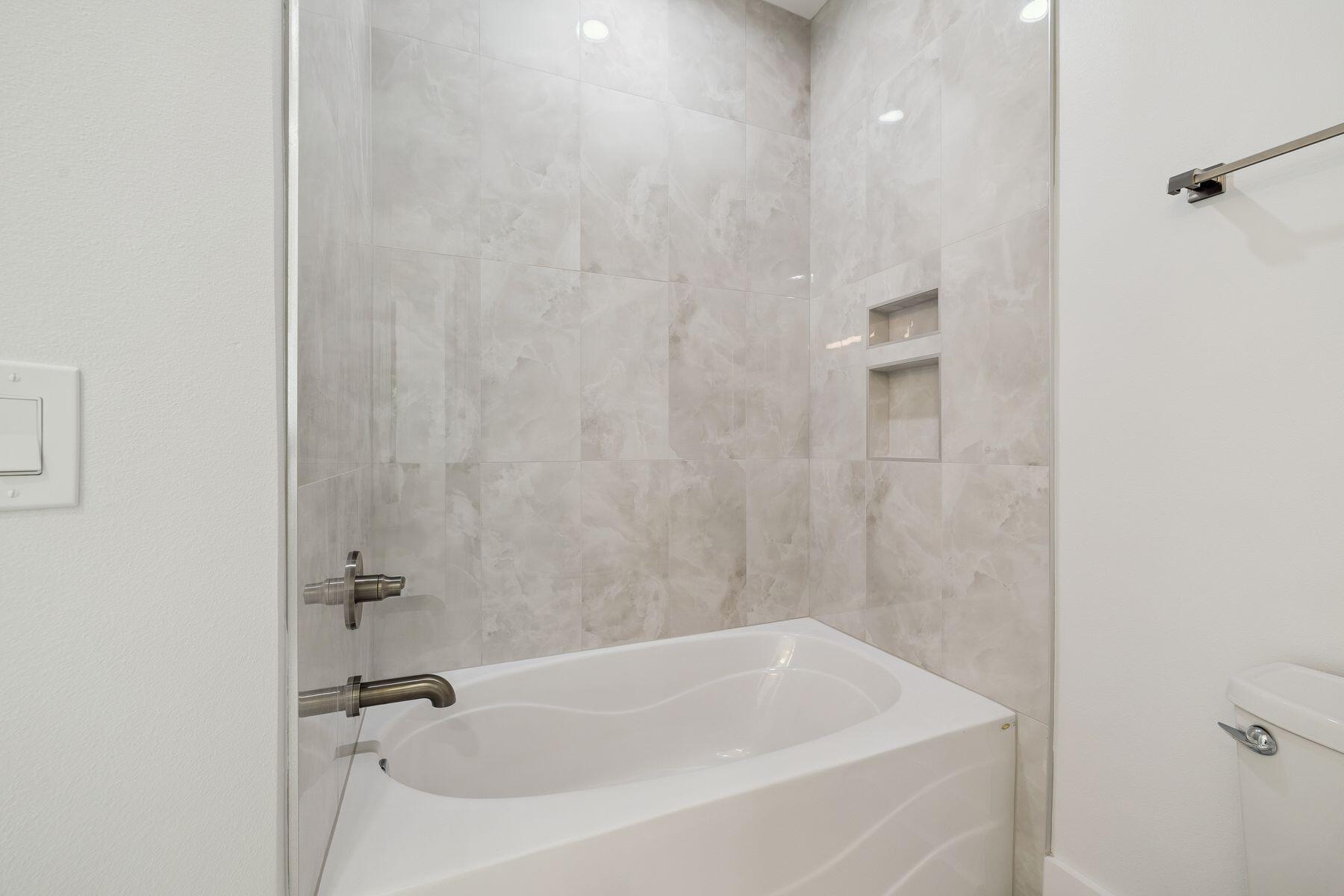 EAGLE BAY - Residential