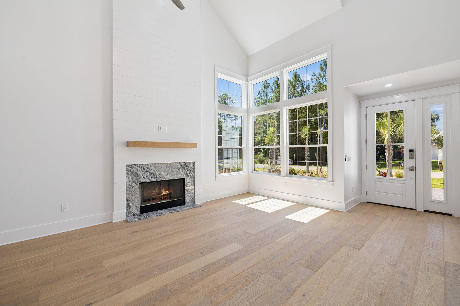 EAGLE BAY - Residential