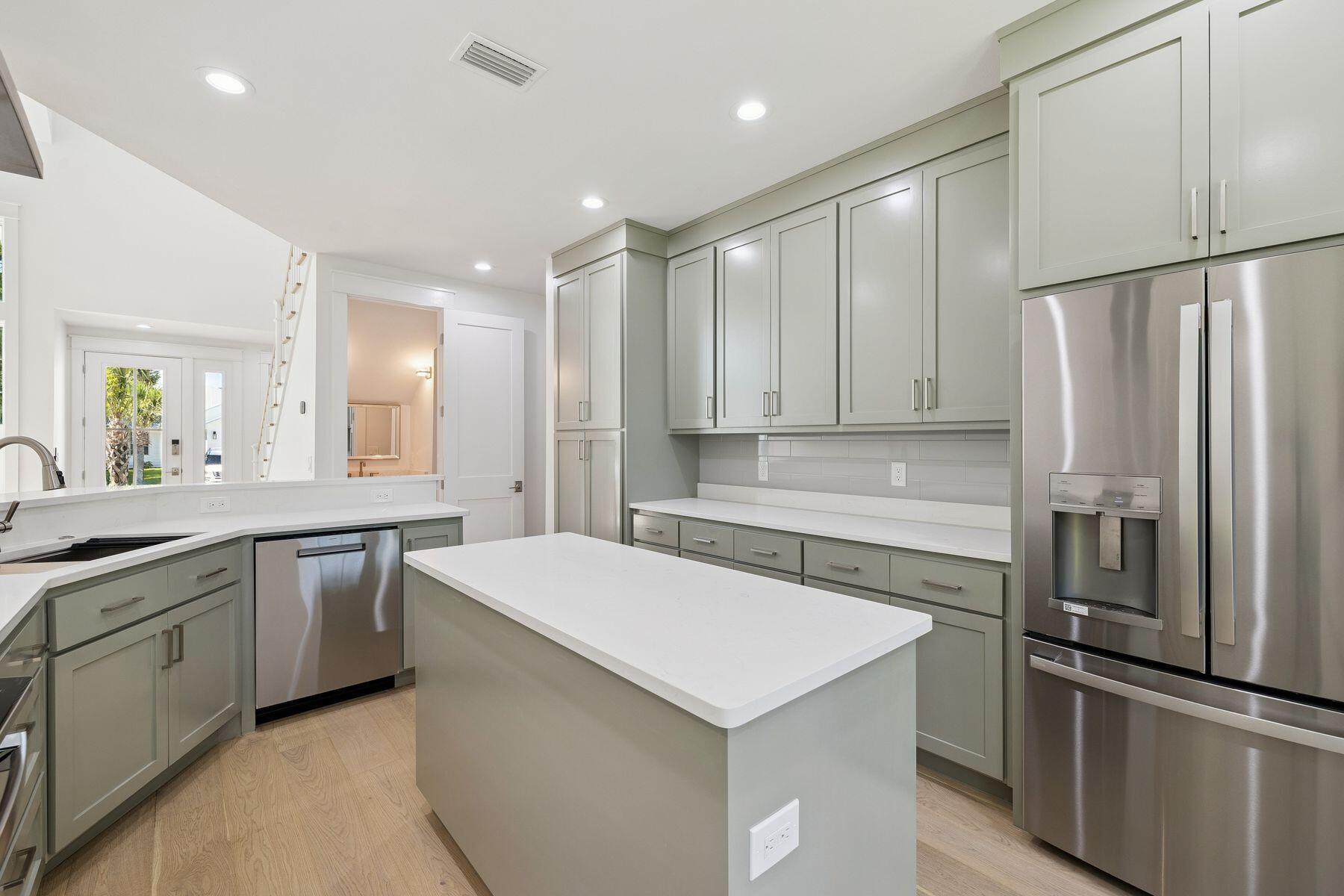 EAGLE BAY - Residential