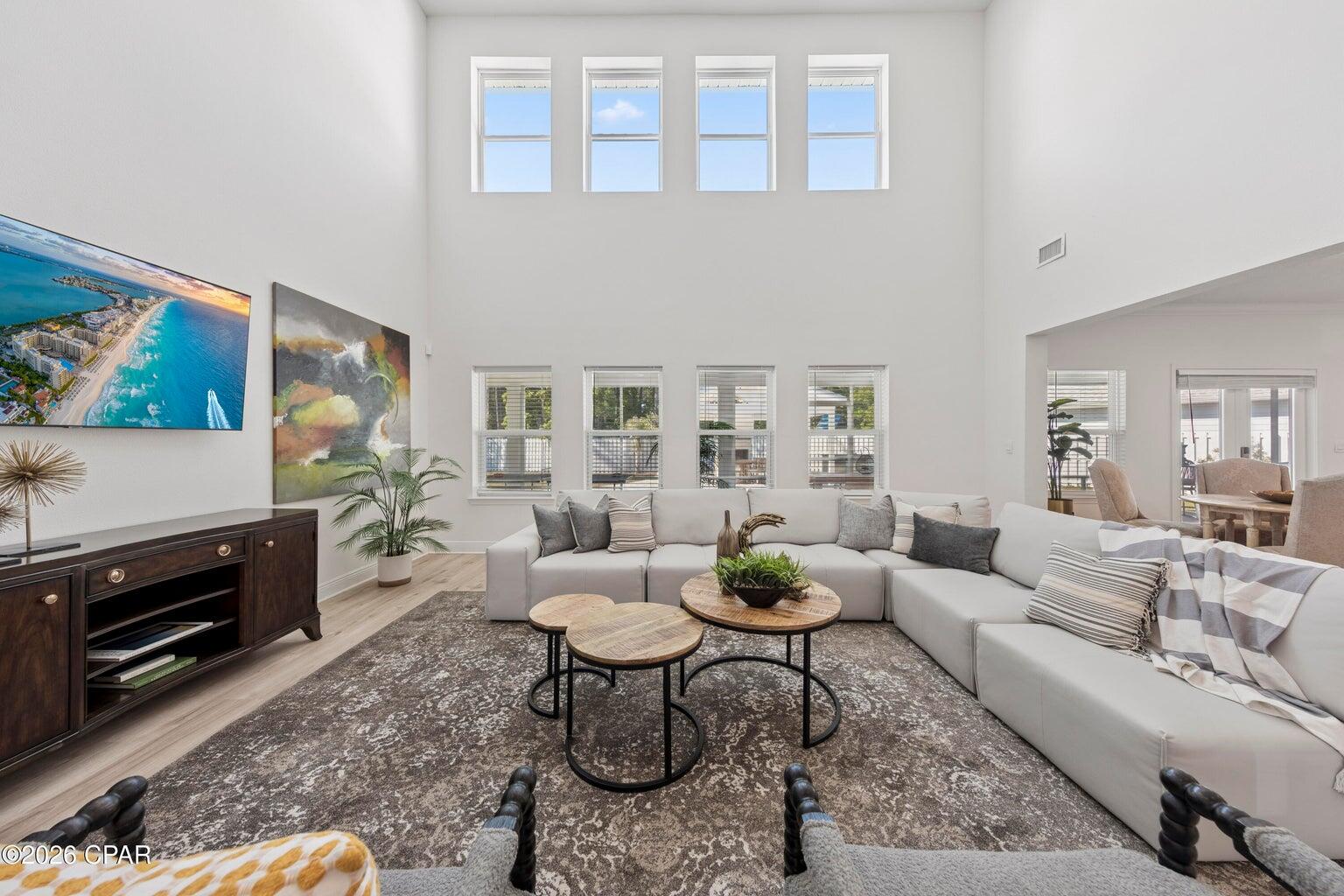 TIERRA VERDE - Residential