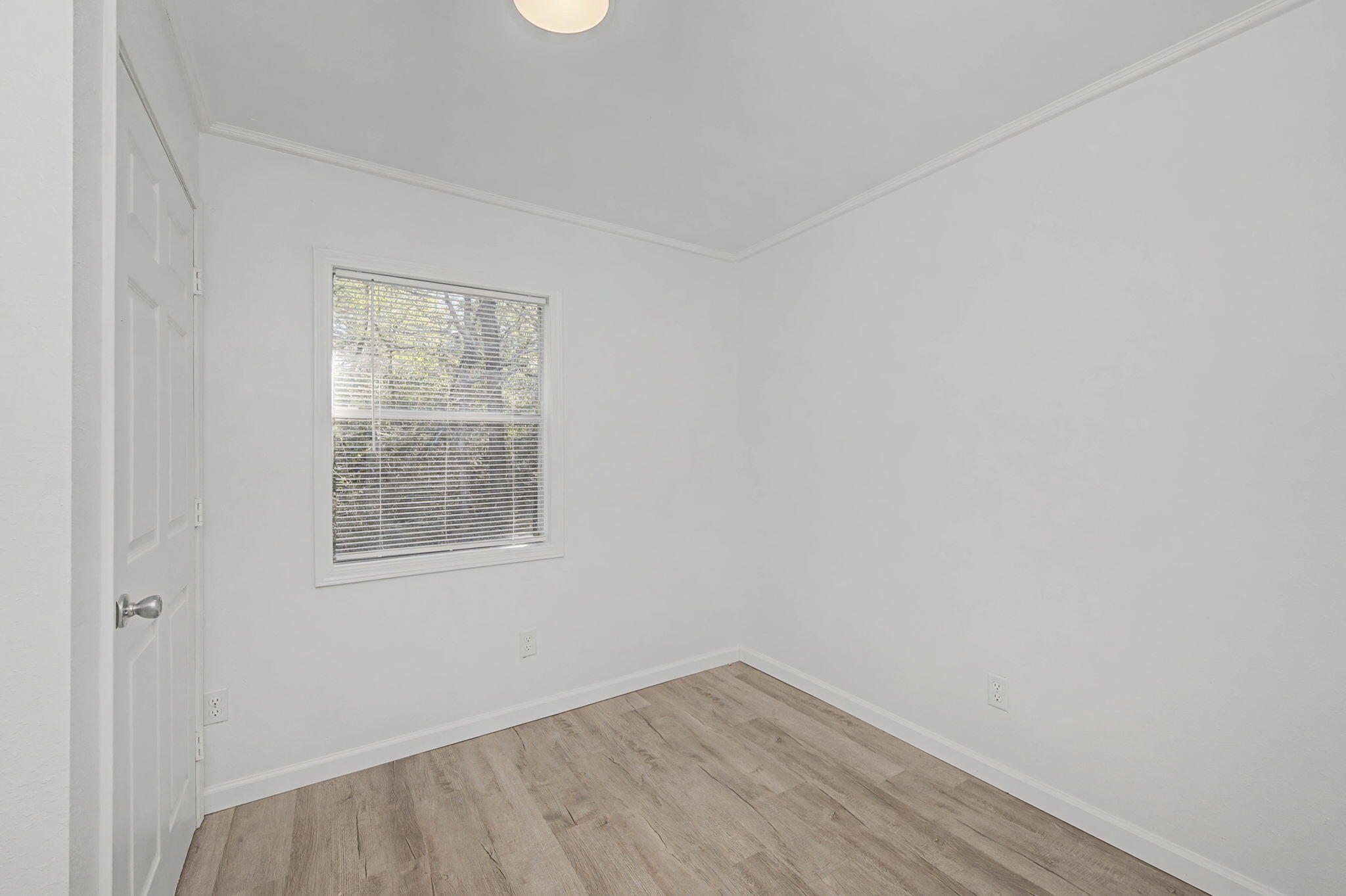 LOT 5 BLK 14 OAKWOOD HILLS UNIT I - Residential Lease