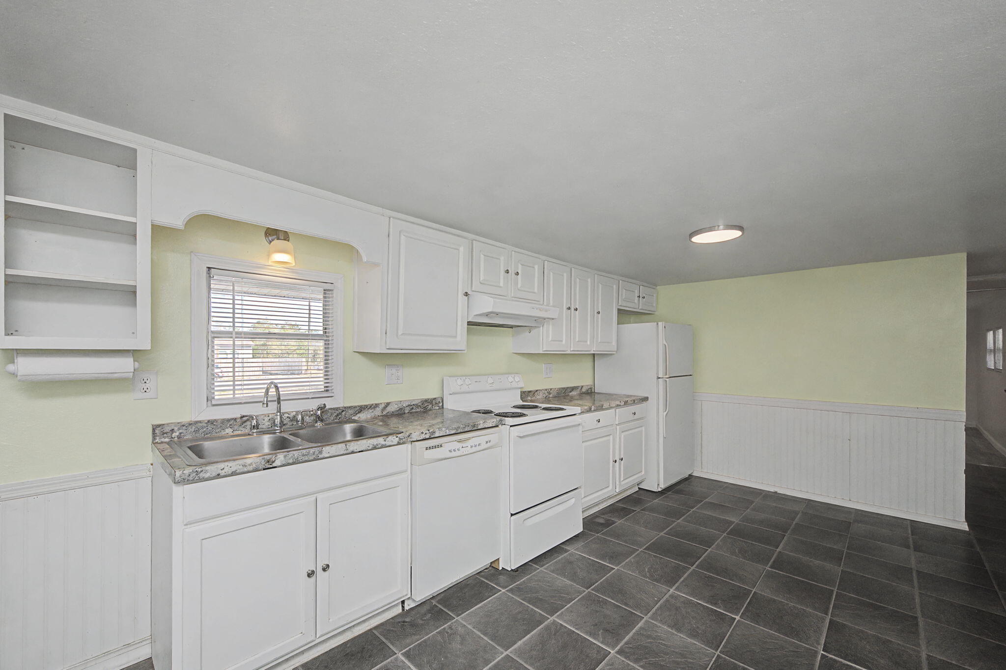 LOT 5 BLK 14 OAKWOOD HILLS UNIT I - Residential Lease