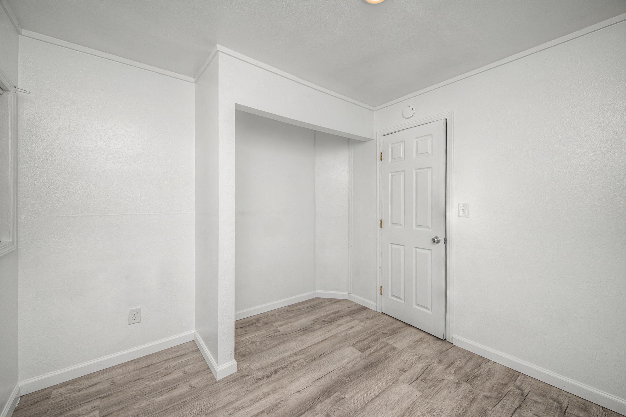 LOT 5 BLK 14 OAKWOOD HILLS UNIT I - Residential Lease